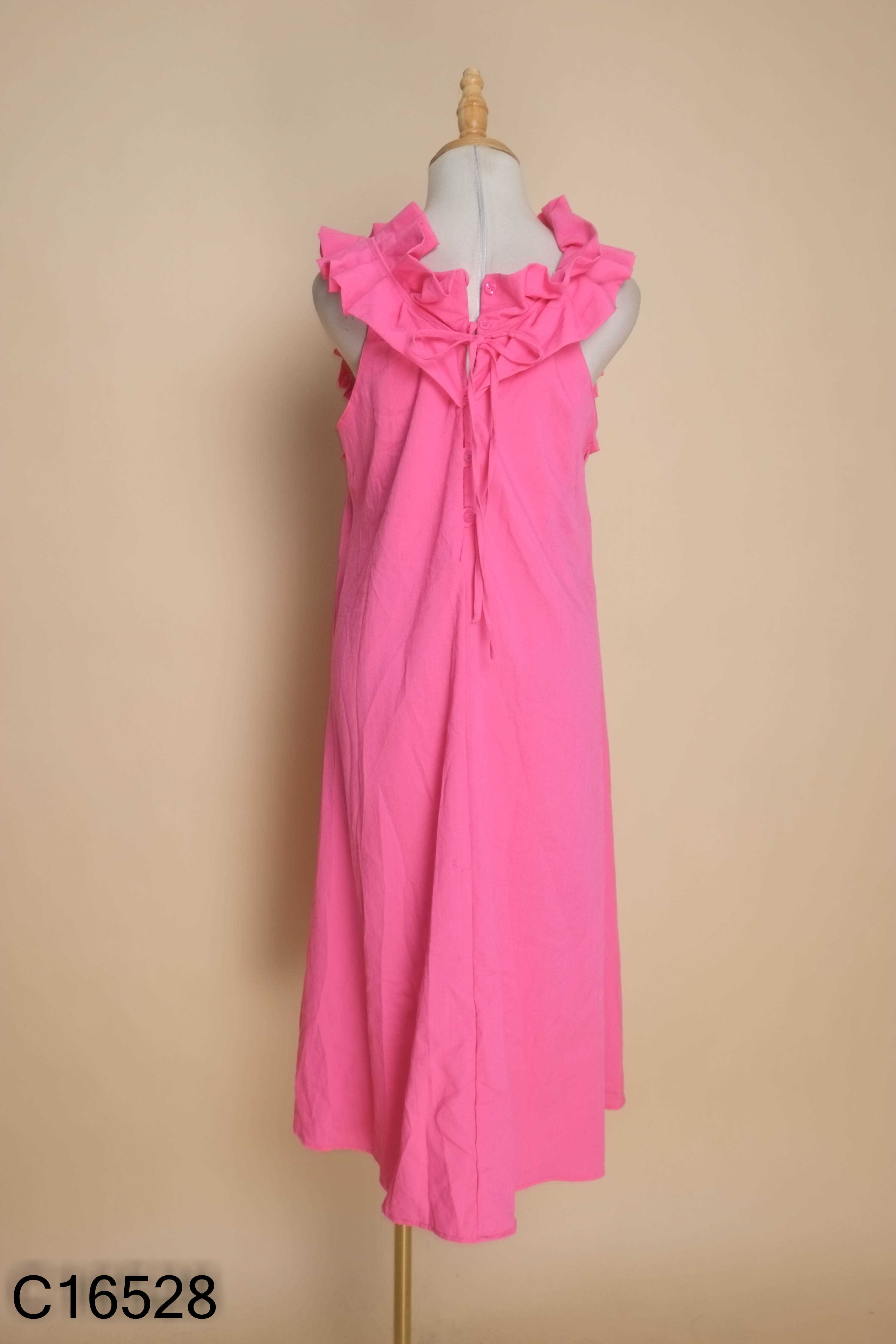 Váy linen hồng viền bèo