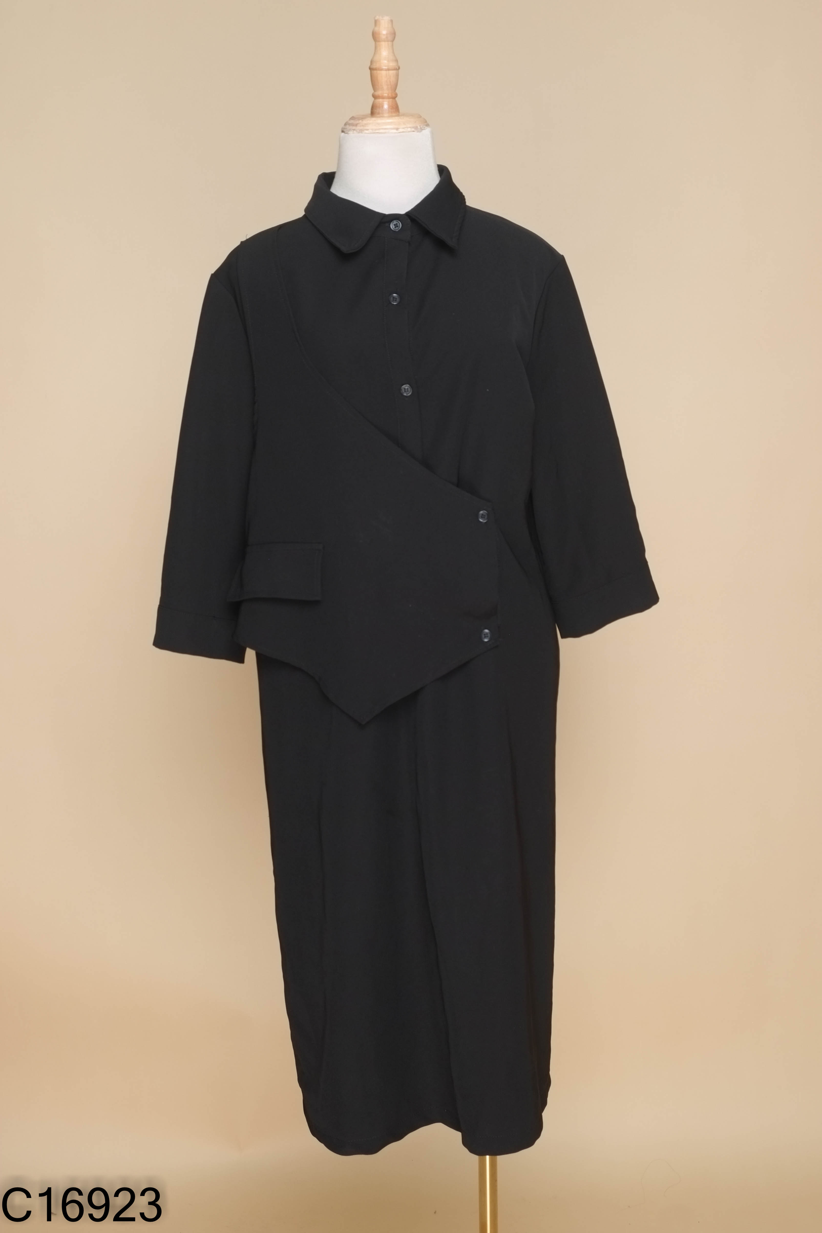 Váy sơ mi đen phối vest suông