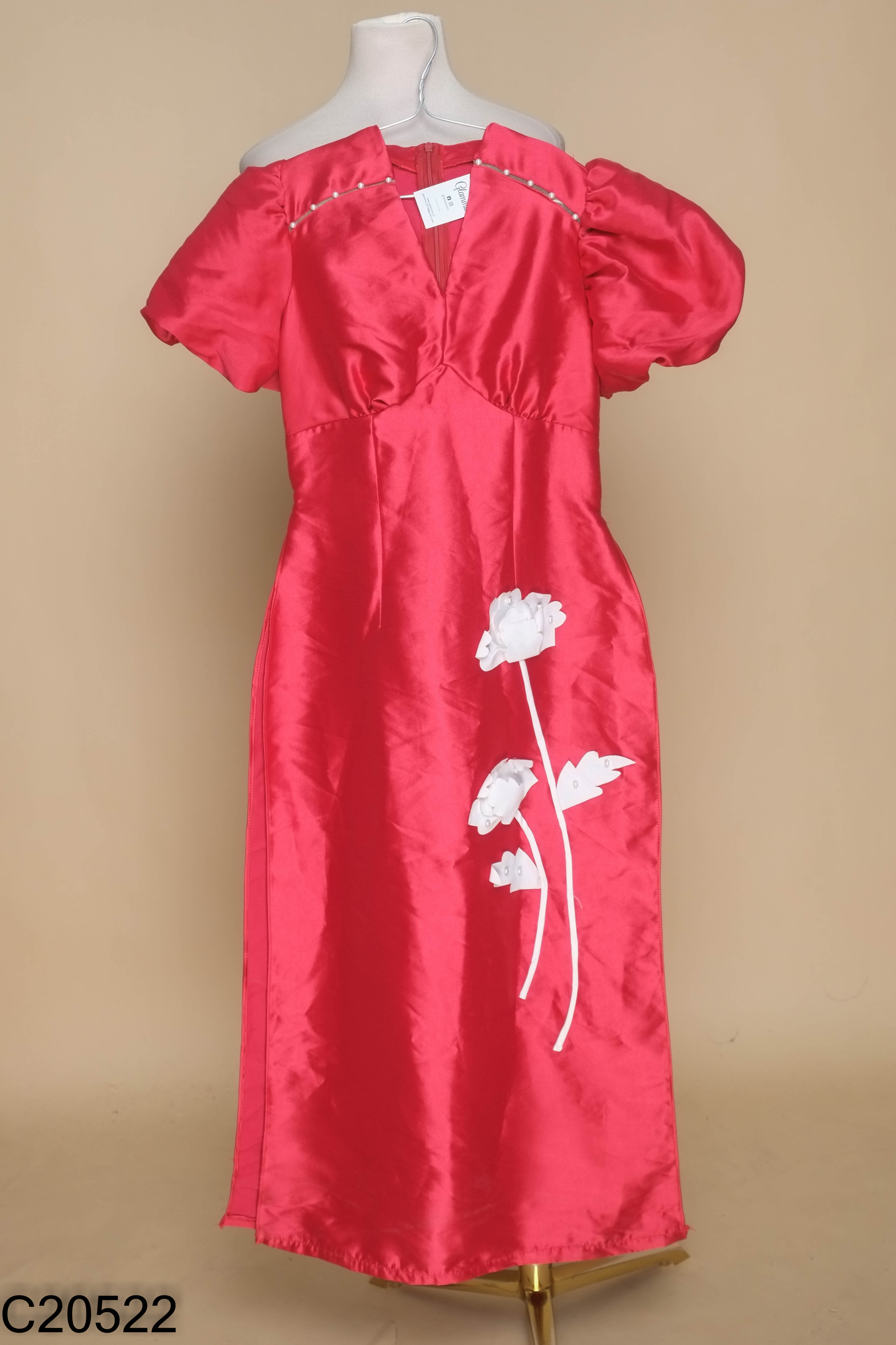 Áo dài đỏ MONOCO đính hoa