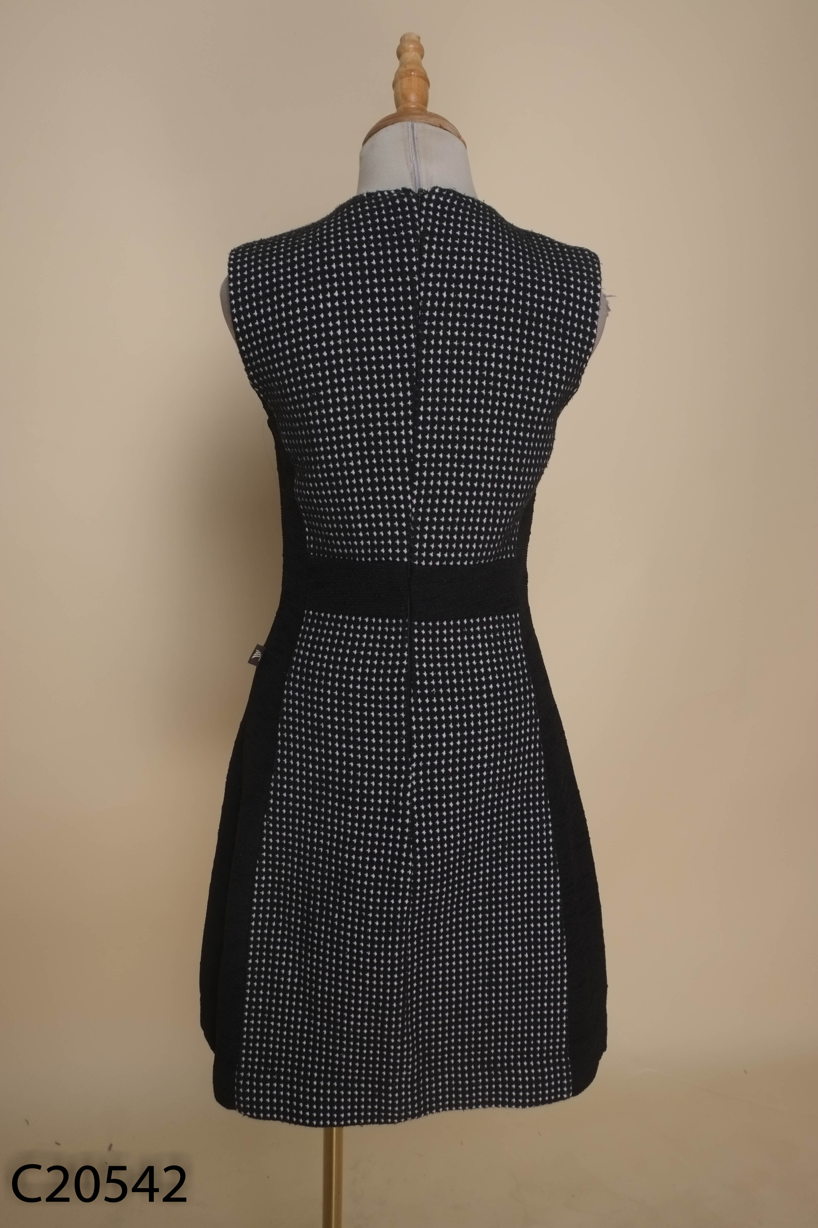 Váy đen IVY MODA họa tiết