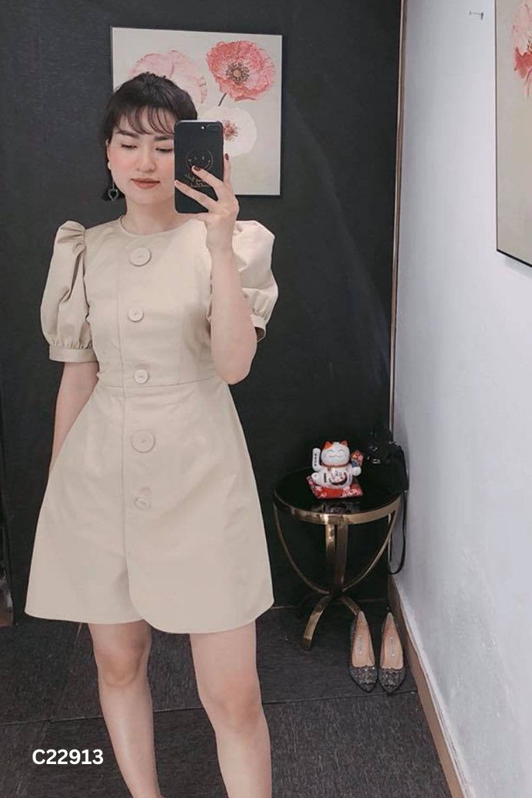 Váy be tay phồng phối cúc