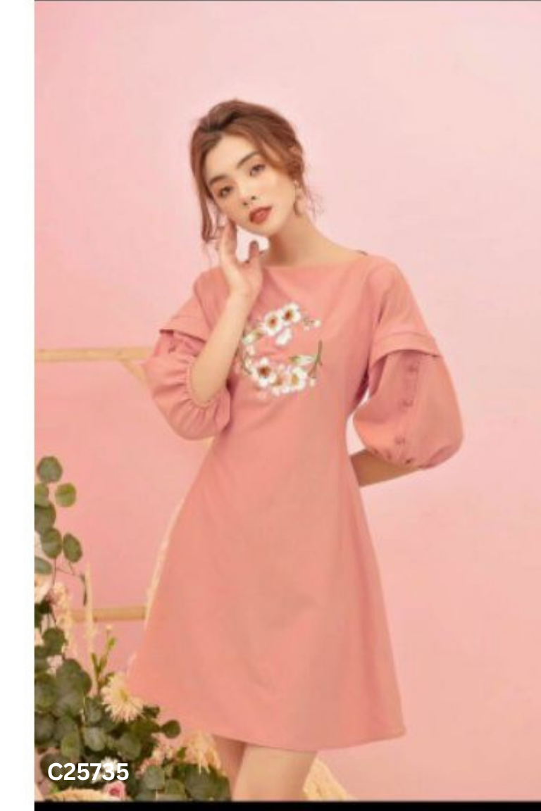 Váy hồng OLV FEMINIST thêu hoa