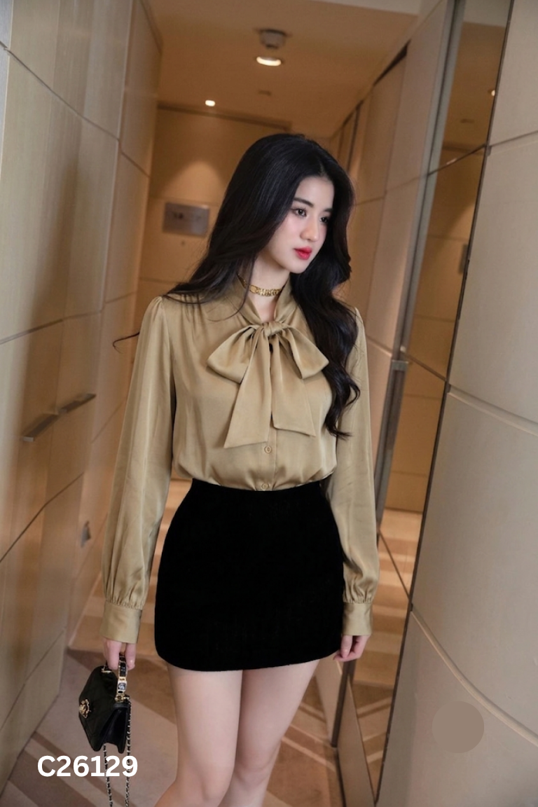 Áo sơ mi lụa xanh