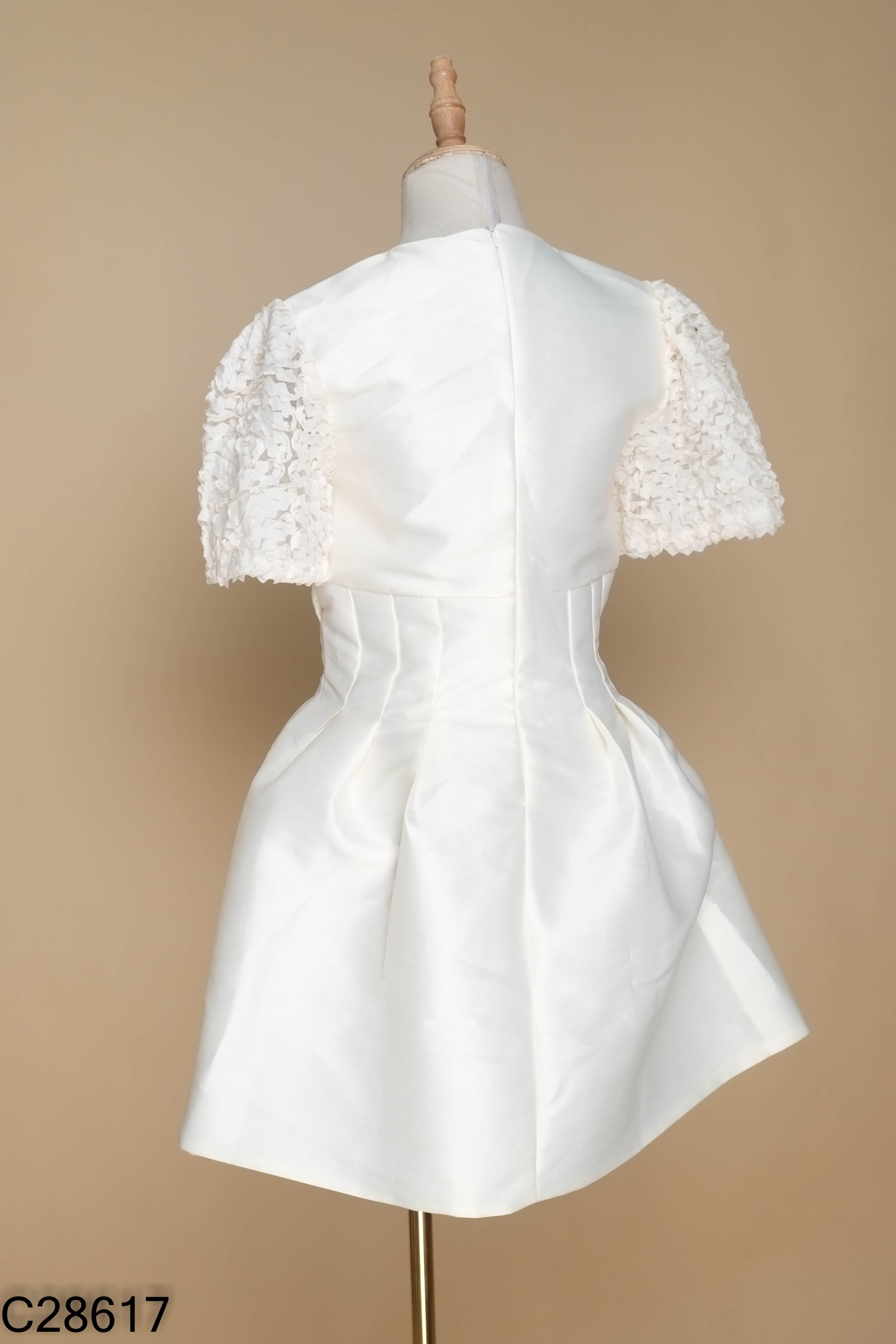 NEWTAG Váy LALA CLOTHING be cổ vuông