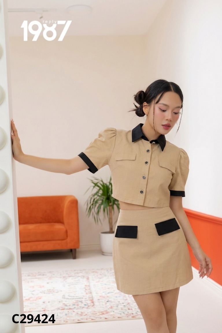 Set Áo be cổ đen phối cúc + chân váy