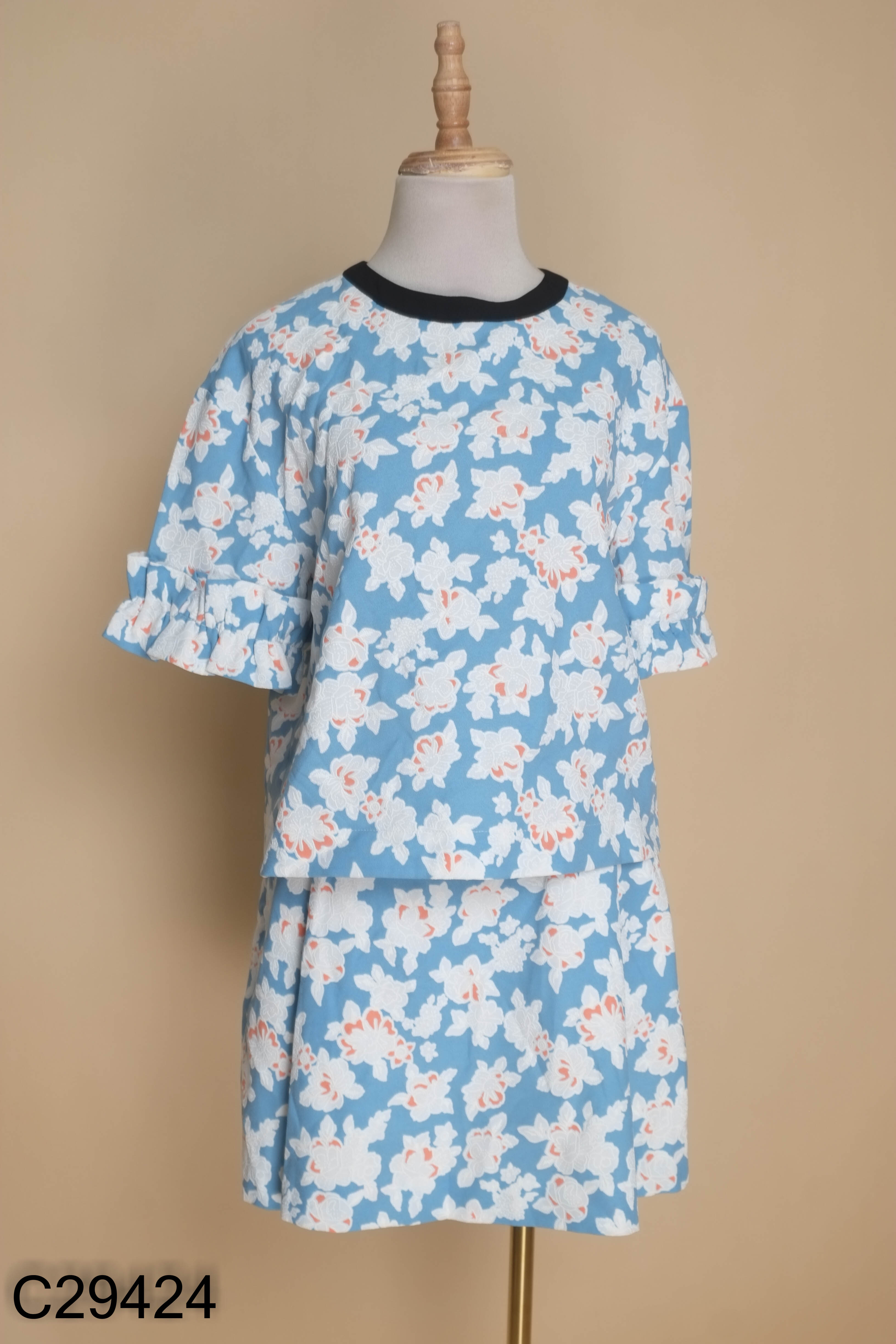 Set Áo xanh hoa CASUAL viền đen + chân váy