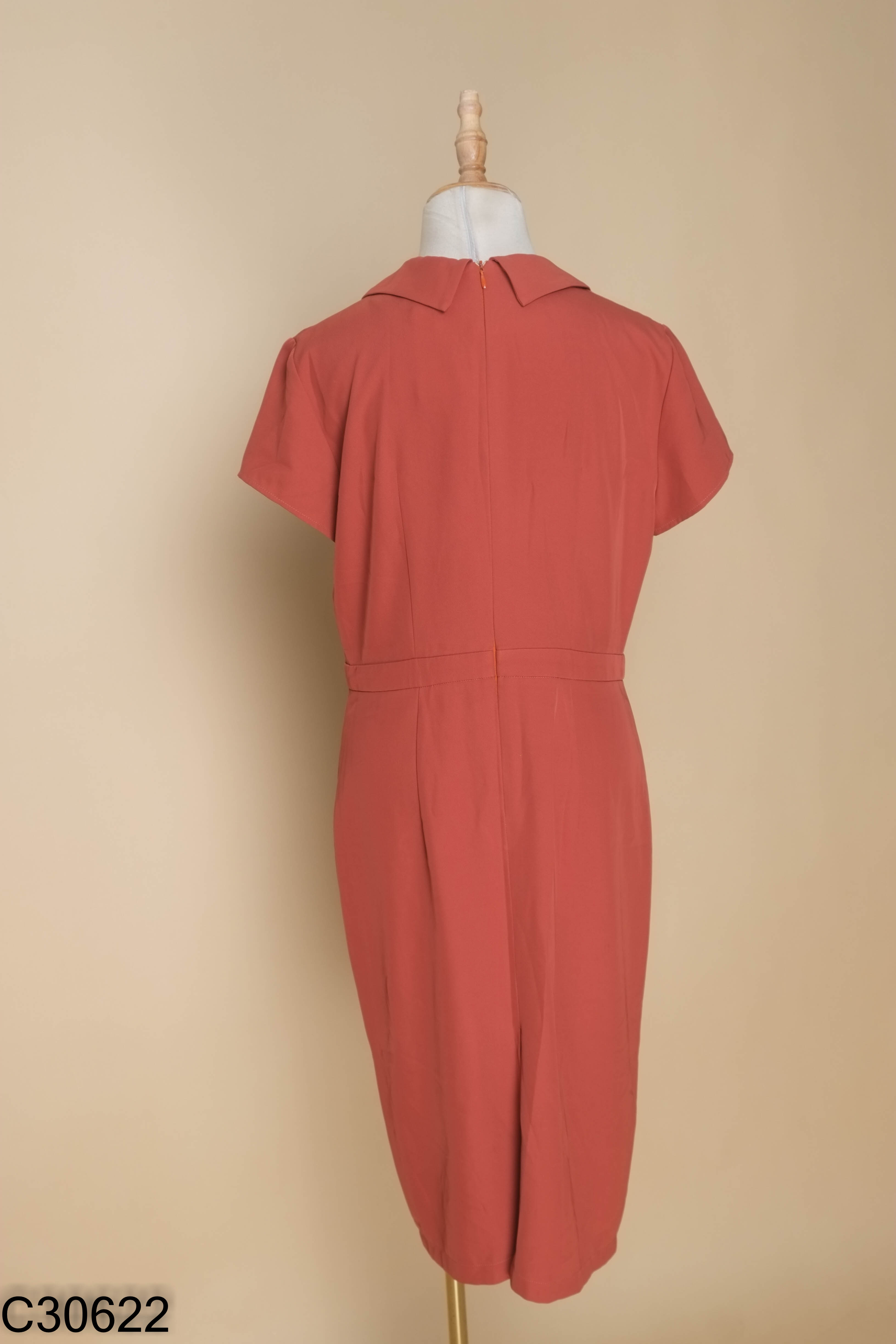 Váy SIMPLE hồng cổ vest