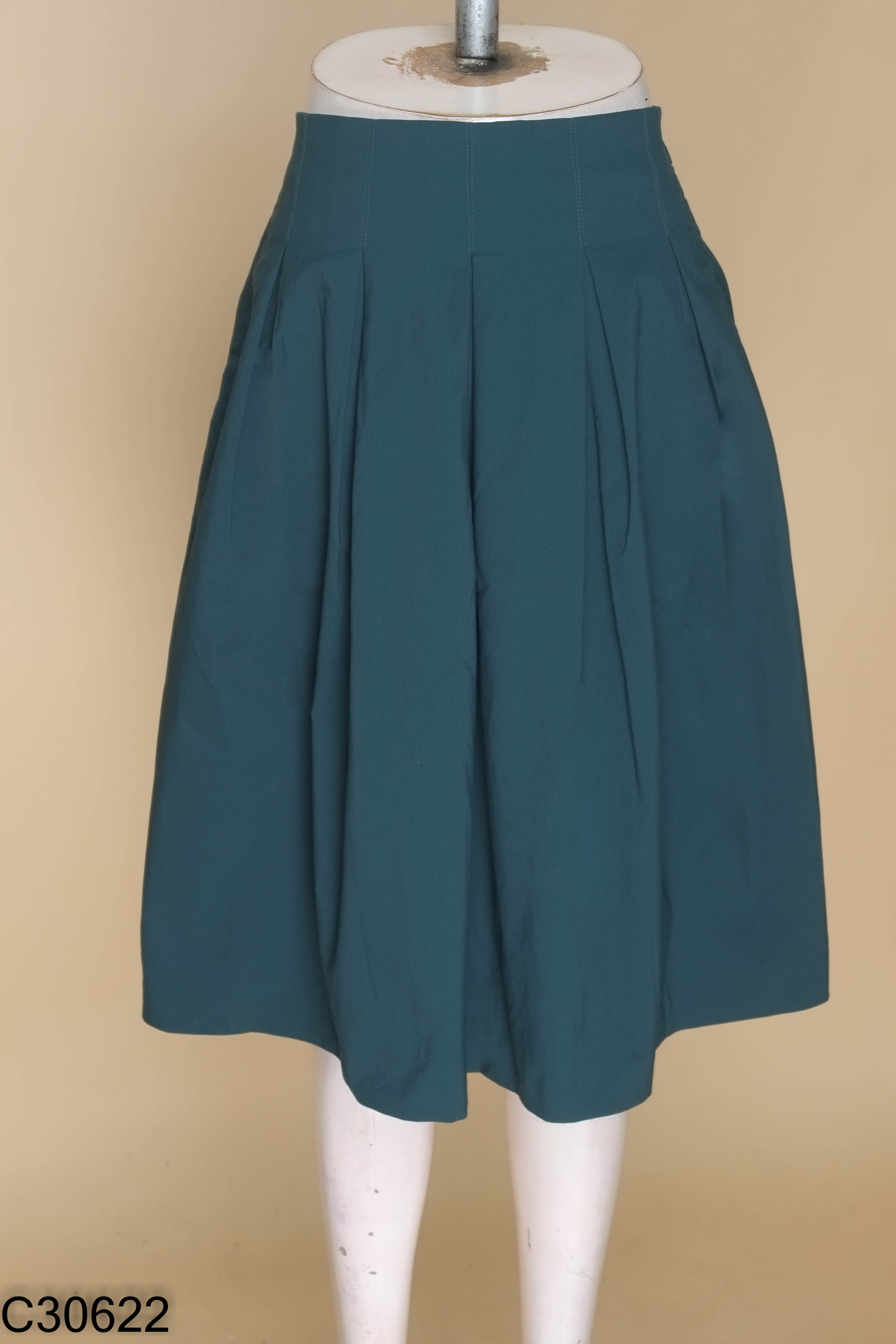 Chân váy UNIQLO xanh rêu