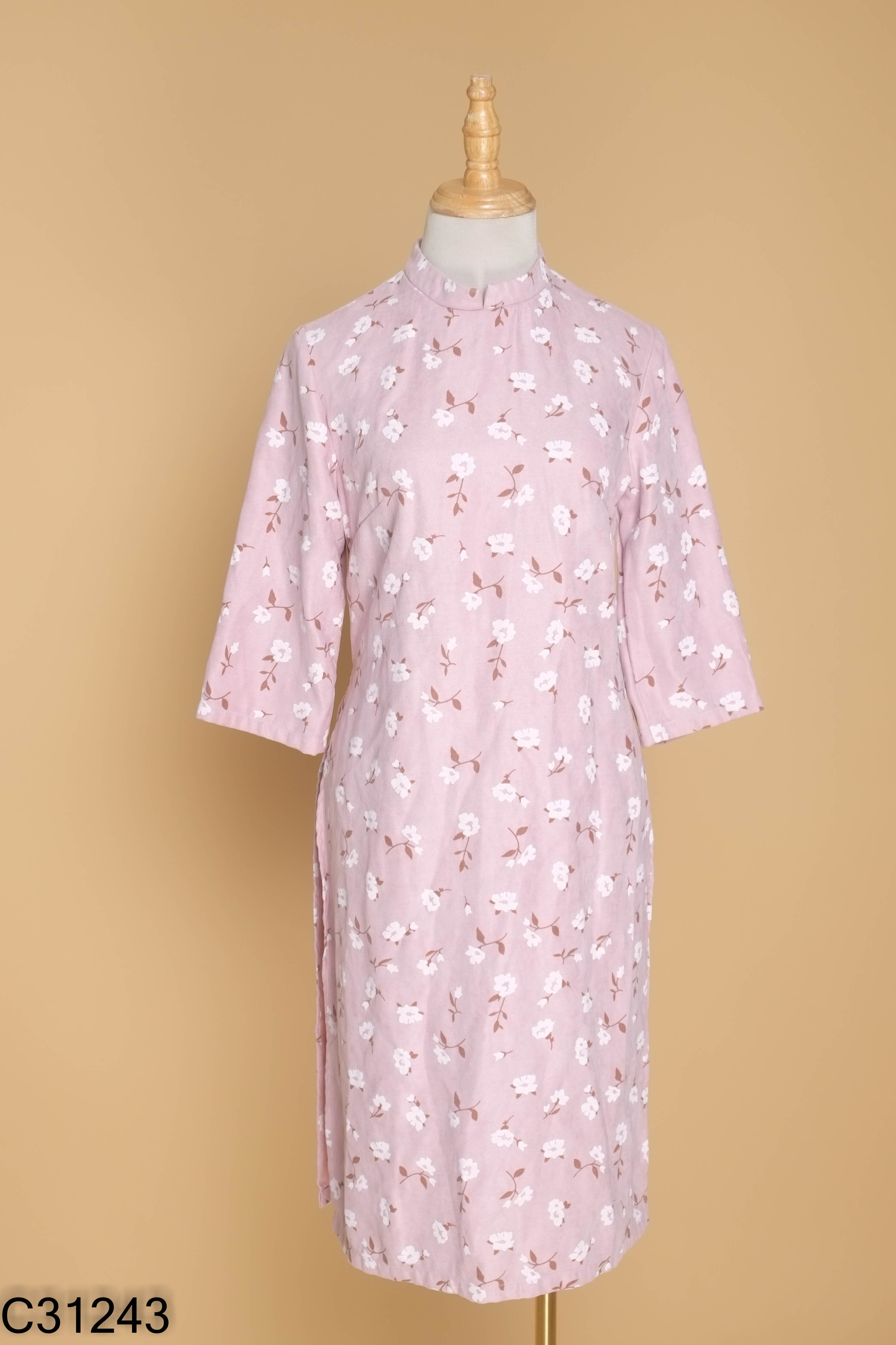 Áo dài hồng TIIN hoa