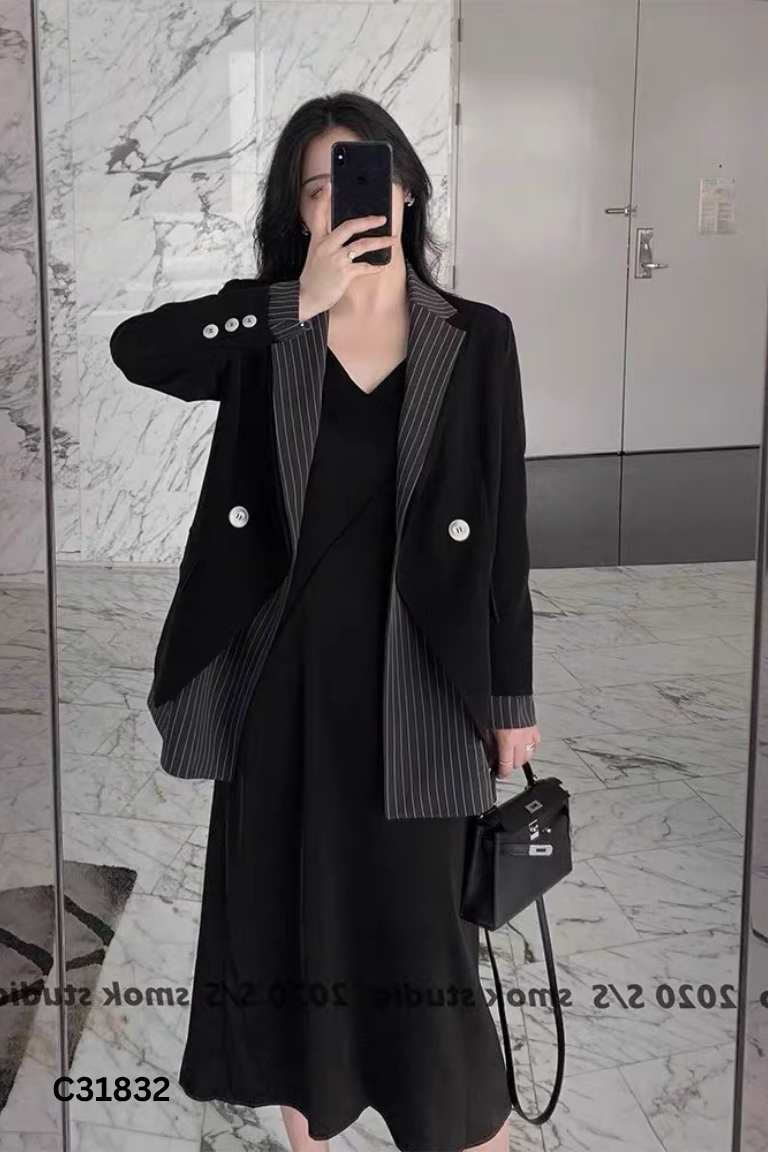 Áo blazer đen mix kẻ