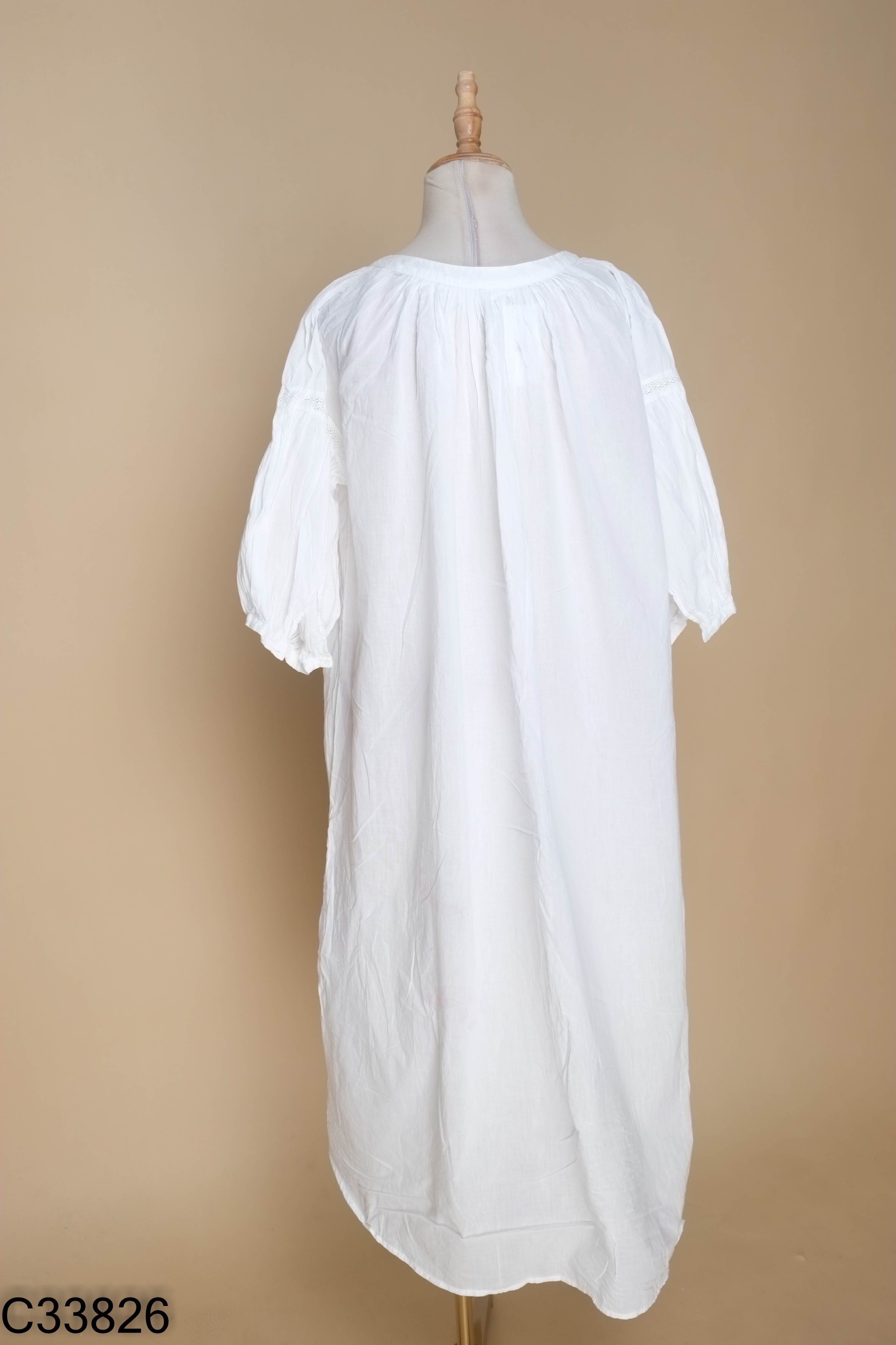 Váy linen trắng cài khuy
