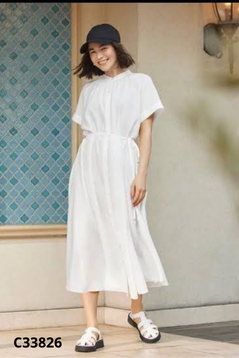 Váy GU trắng cài khuy