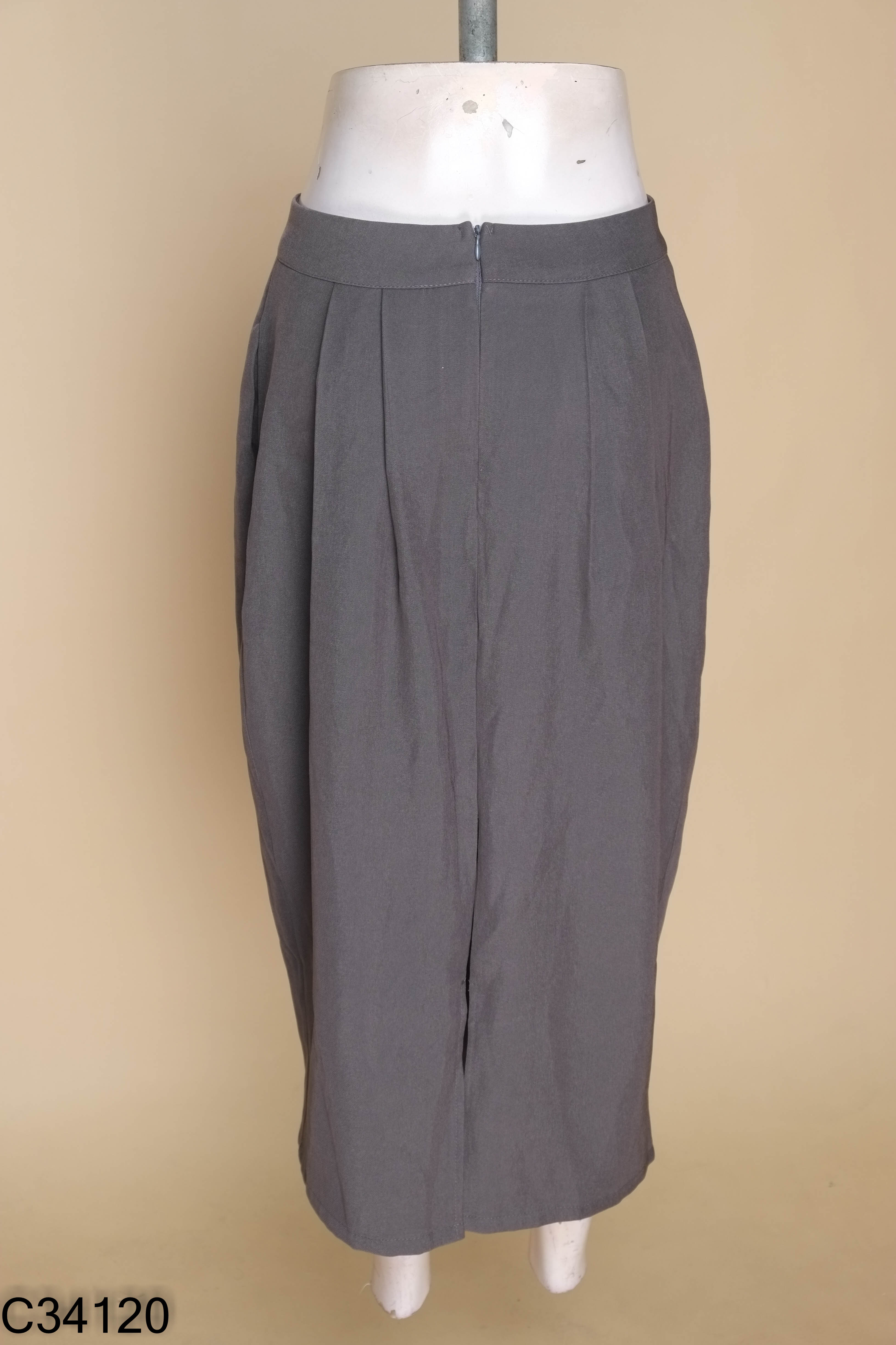 Chân váy K8 xám xẻ