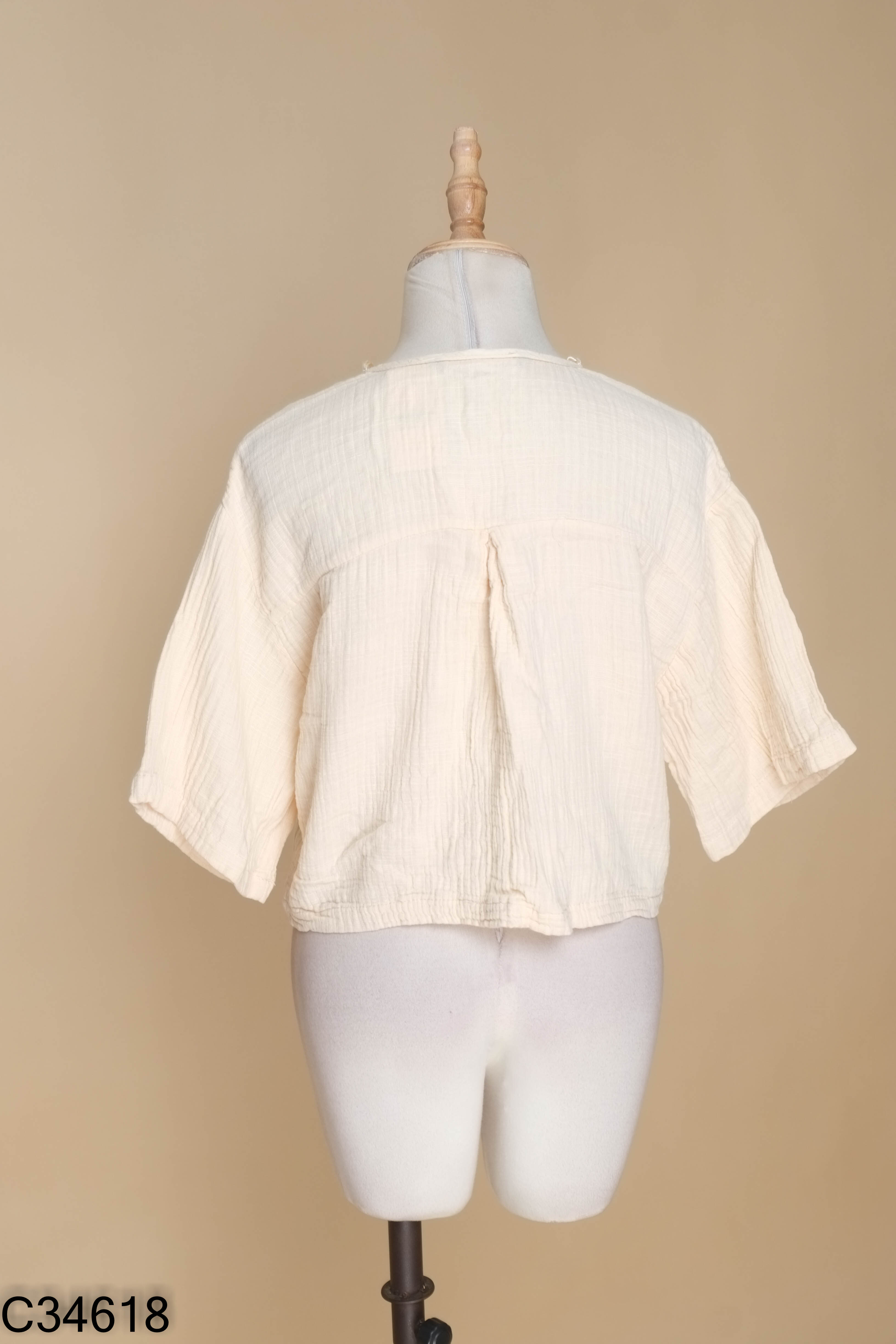 Áo thô be ZARA cúc xà cừ