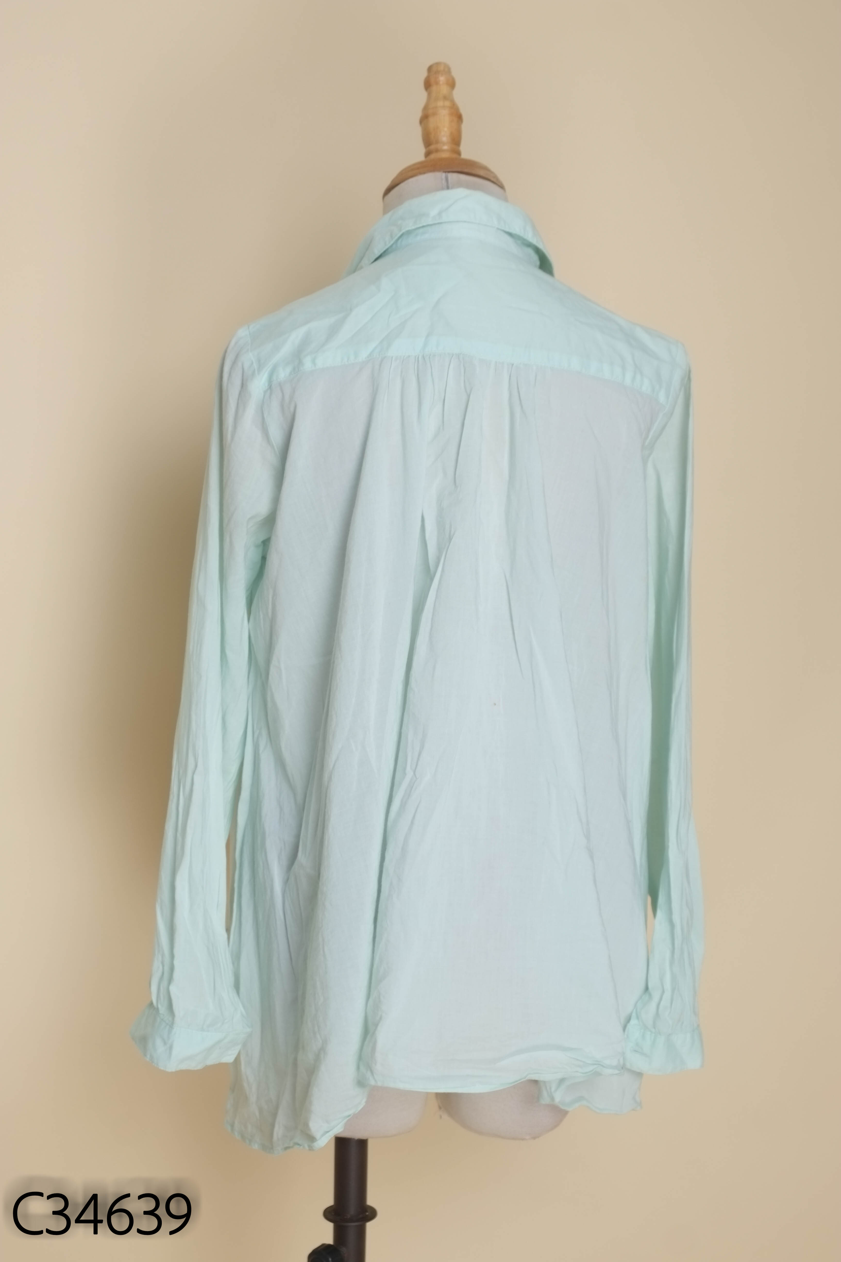 Áo sơ mi UNIQLO xanh bạc hà