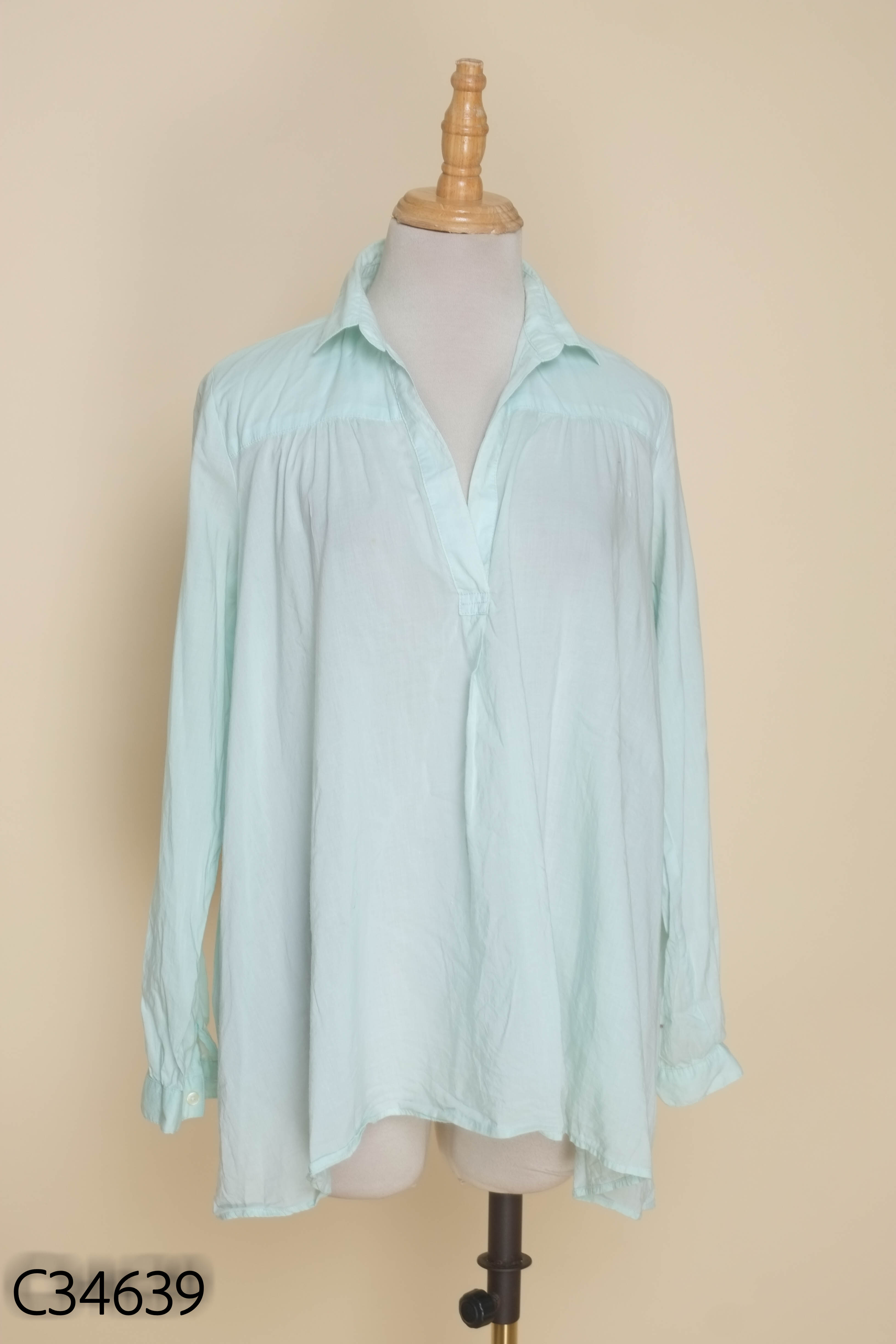 Áo sơ mi UNIQLO xanh bạc hà