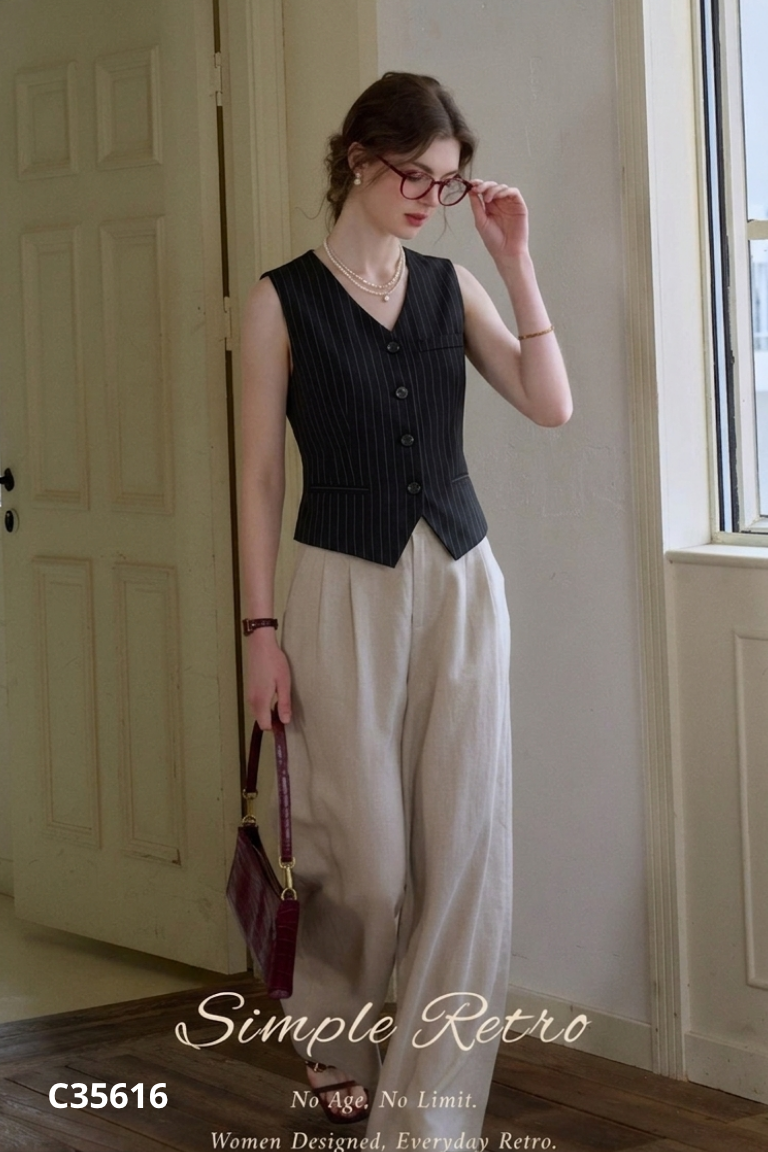 Áo gile đen sọc phối cúc