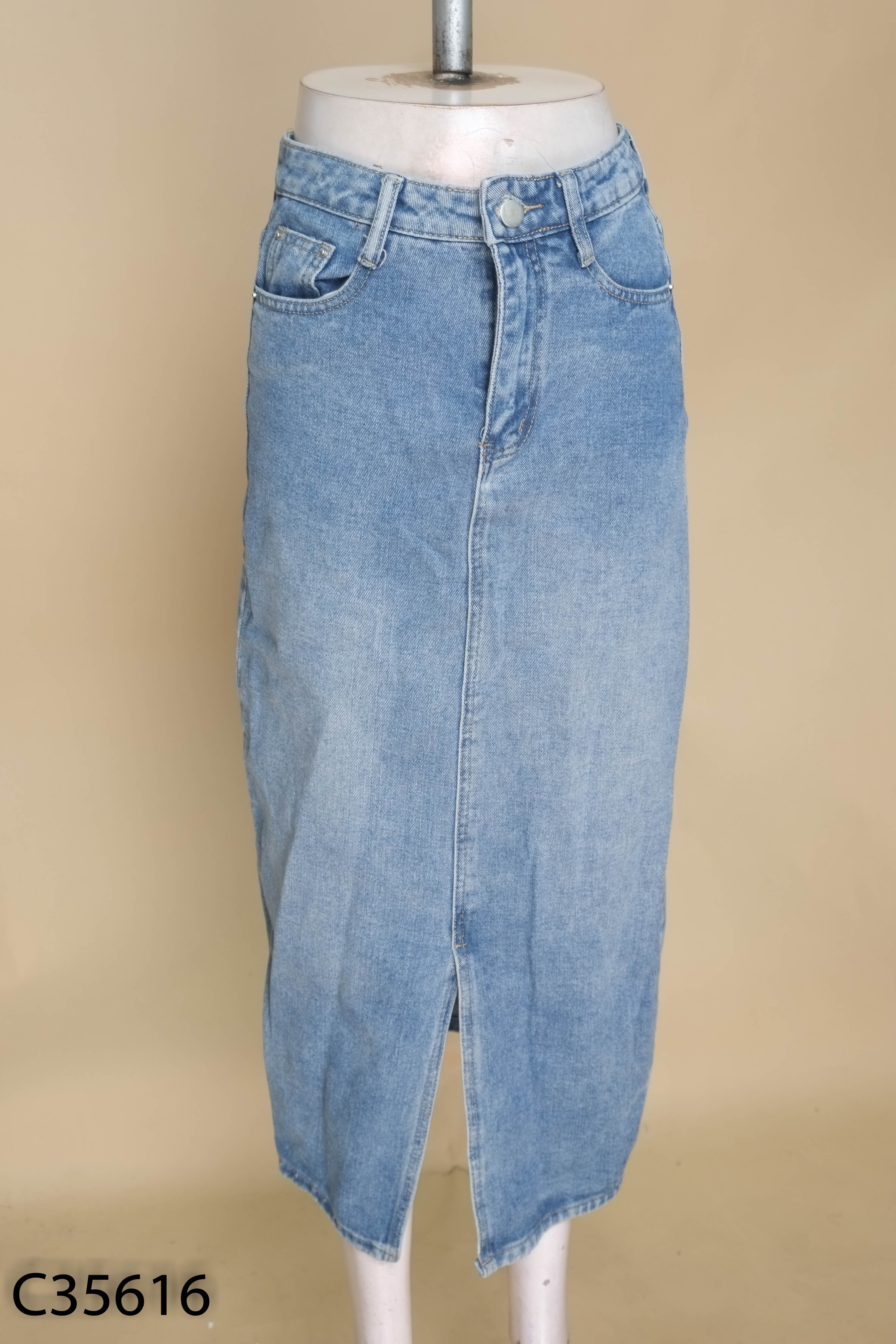 Chân váy jeans xanh trơn xẻ giữa