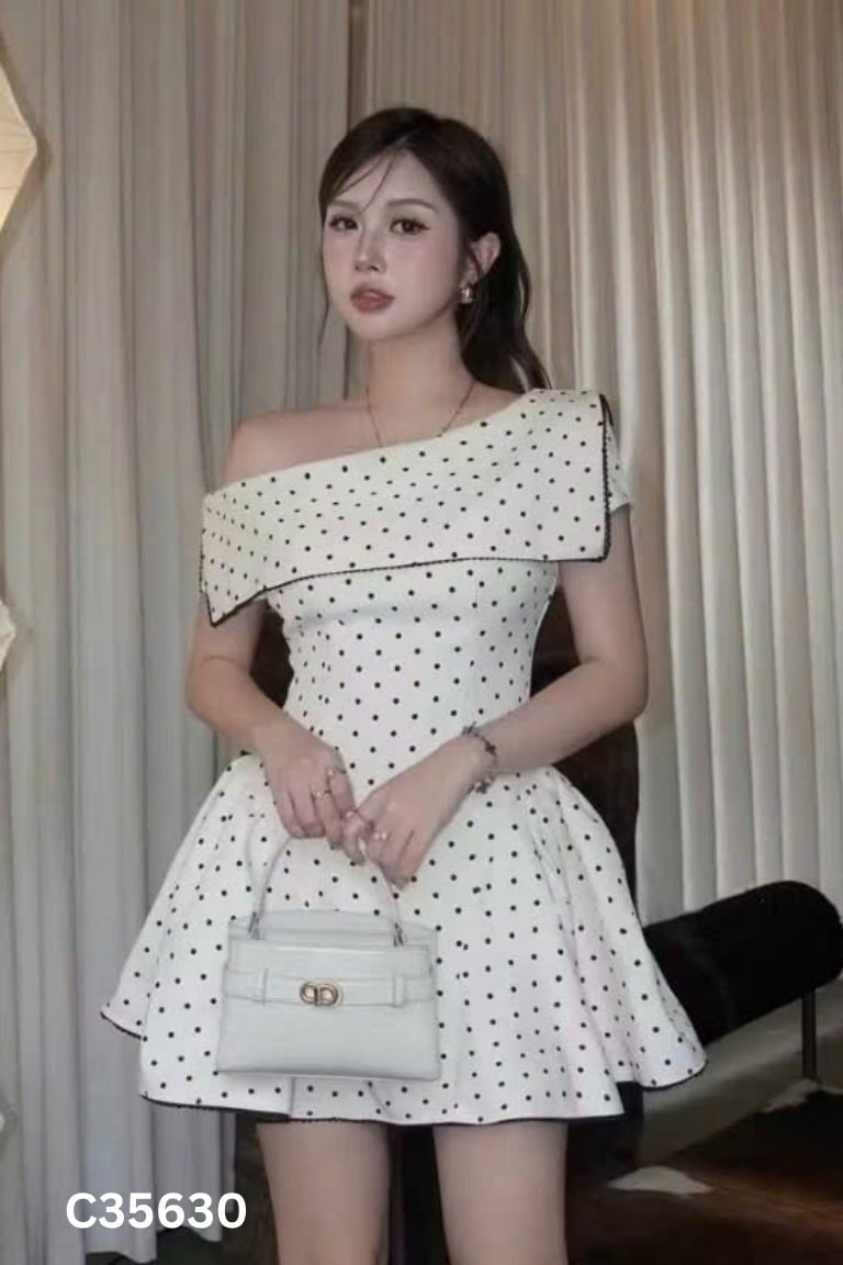 Váy be chấm bi trễ vai