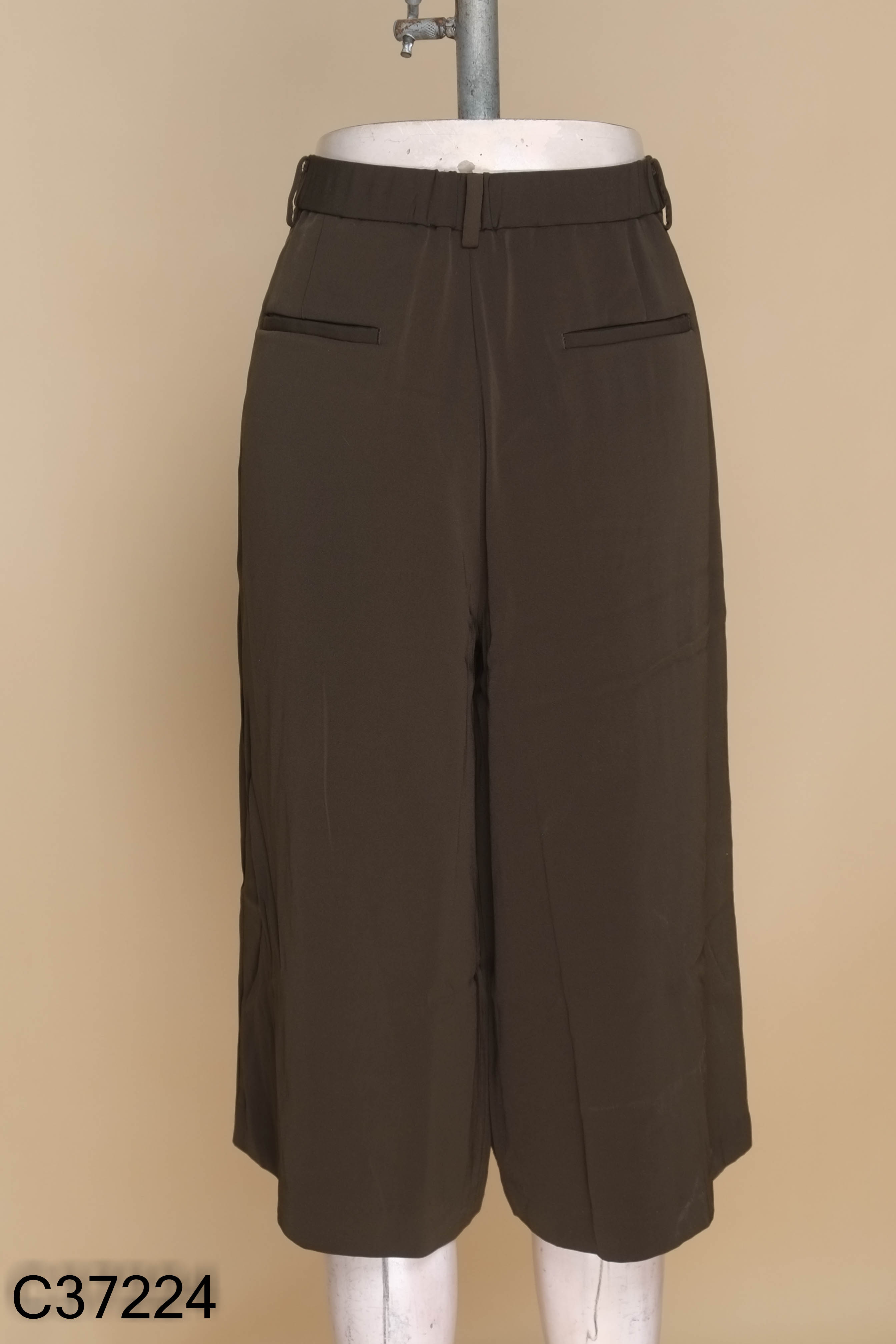 Quần xanh lửng UNIQLO