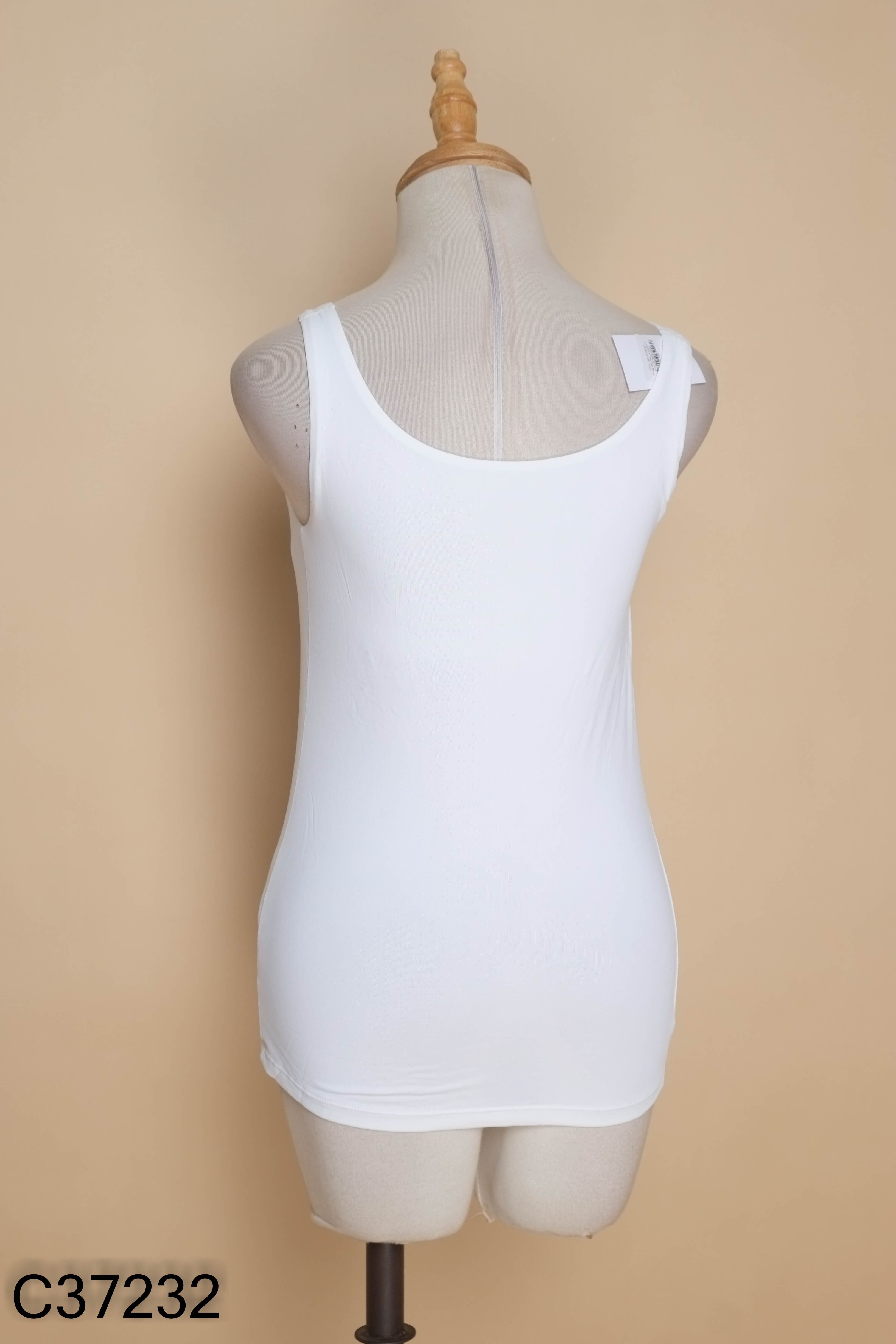 Áo thun UNIQLO sát nách trắng