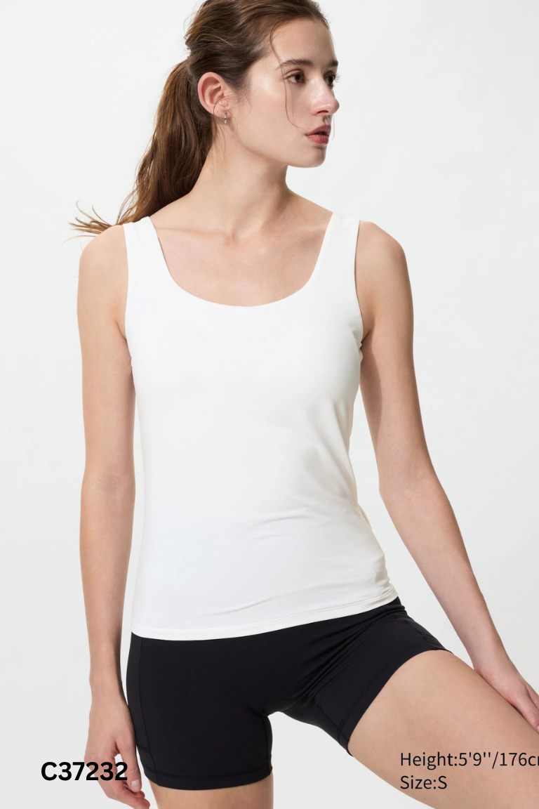 Áo thun UNIQLO sát nách trắng