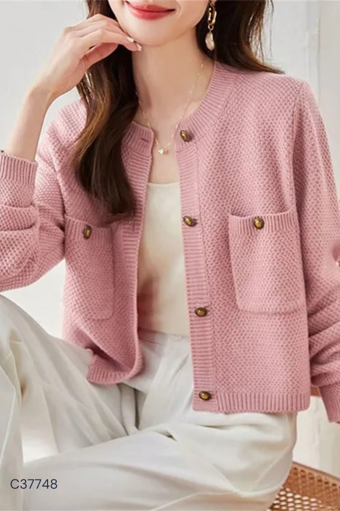 Áo len hồng phối cúc