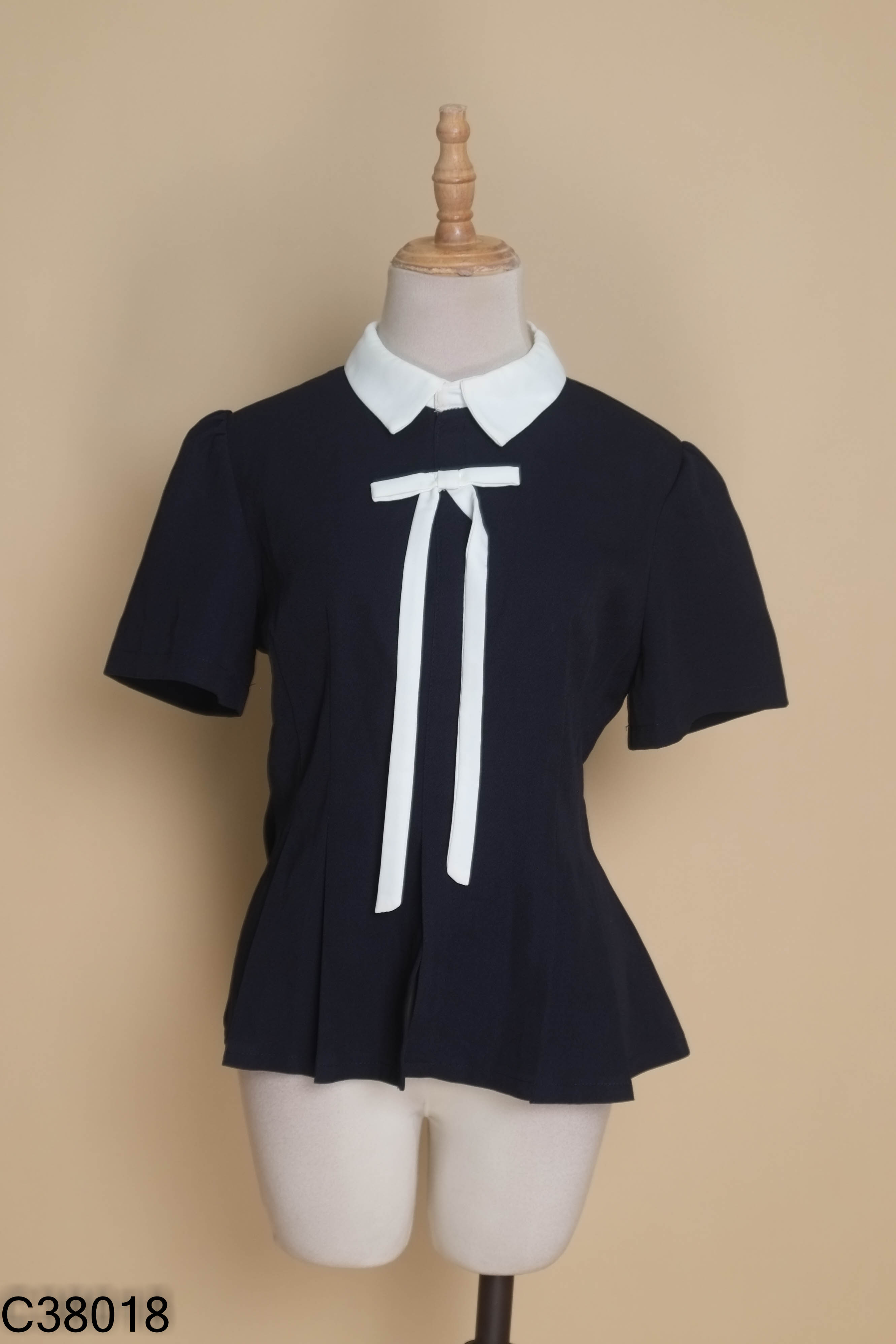 NEWTAG Áo xanh cổ trắng CHARM công sở