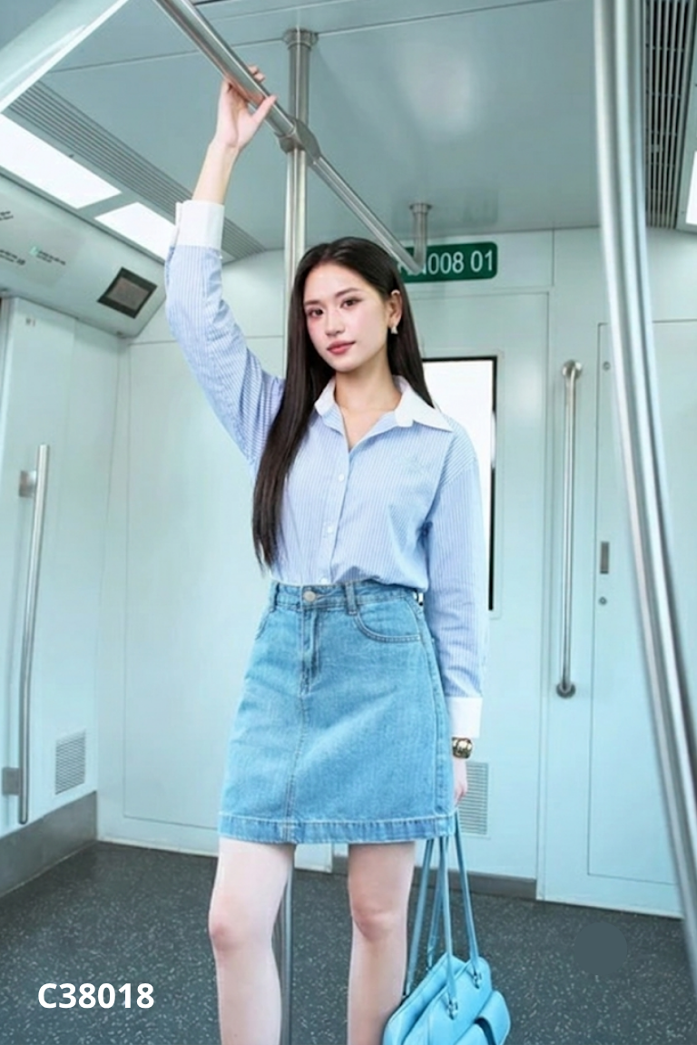 NEWTAG Áo sơ mi xanh sọc trắng thêu chữ