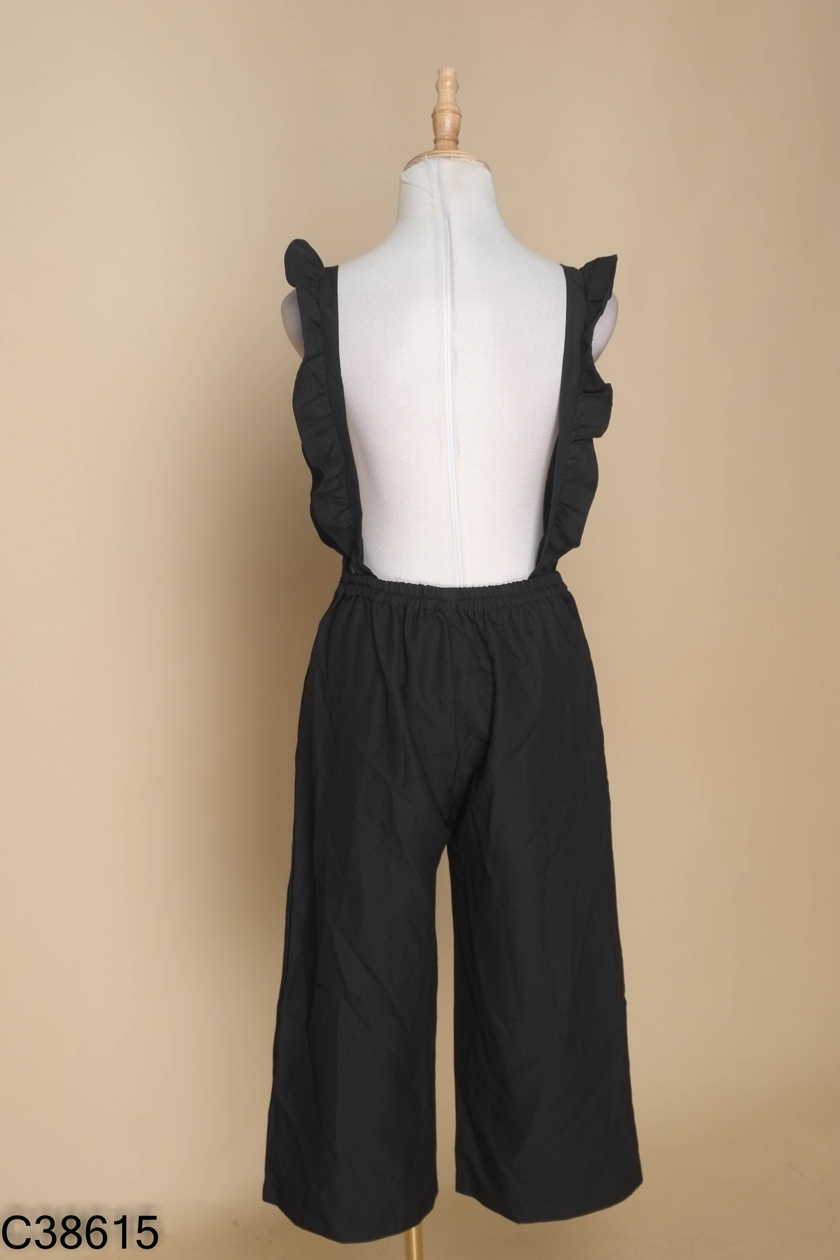 Jumpsuit đen 2 dây