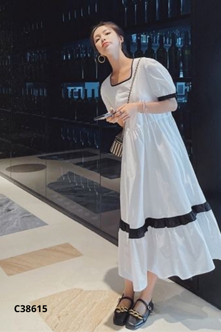 Váy BEMINE trắng viền đen