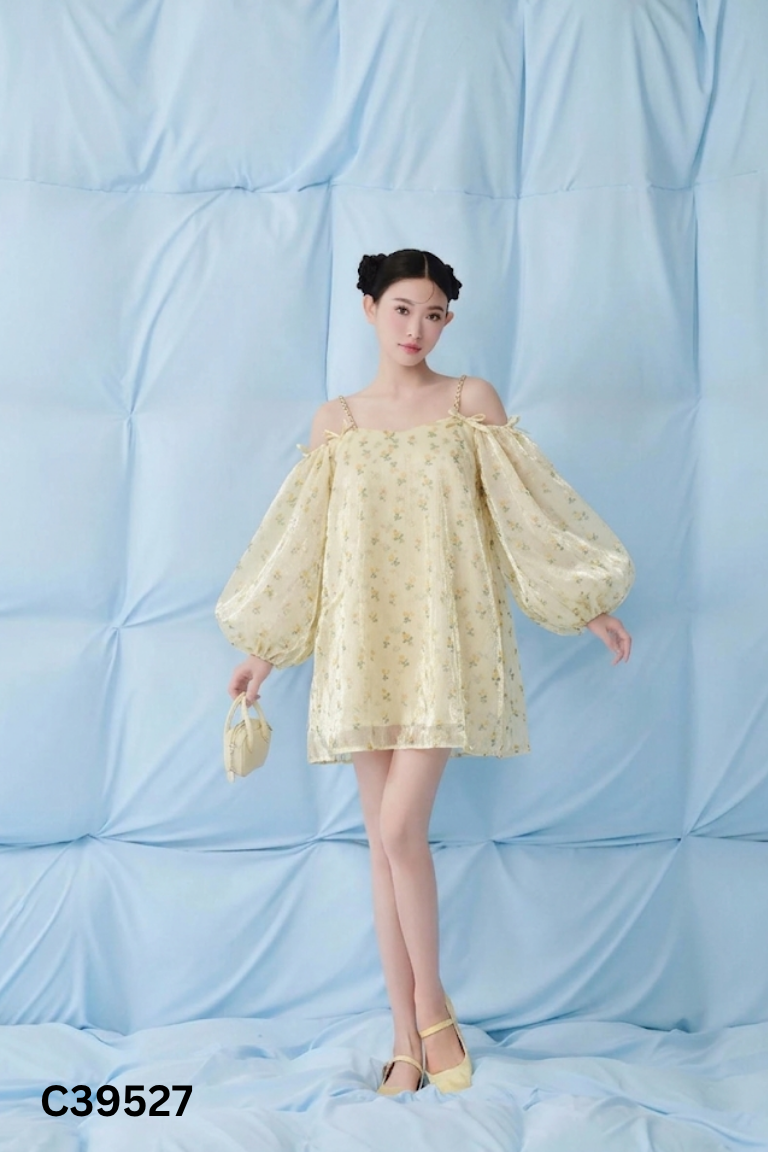 Váy organza vàng họa tiết hoa