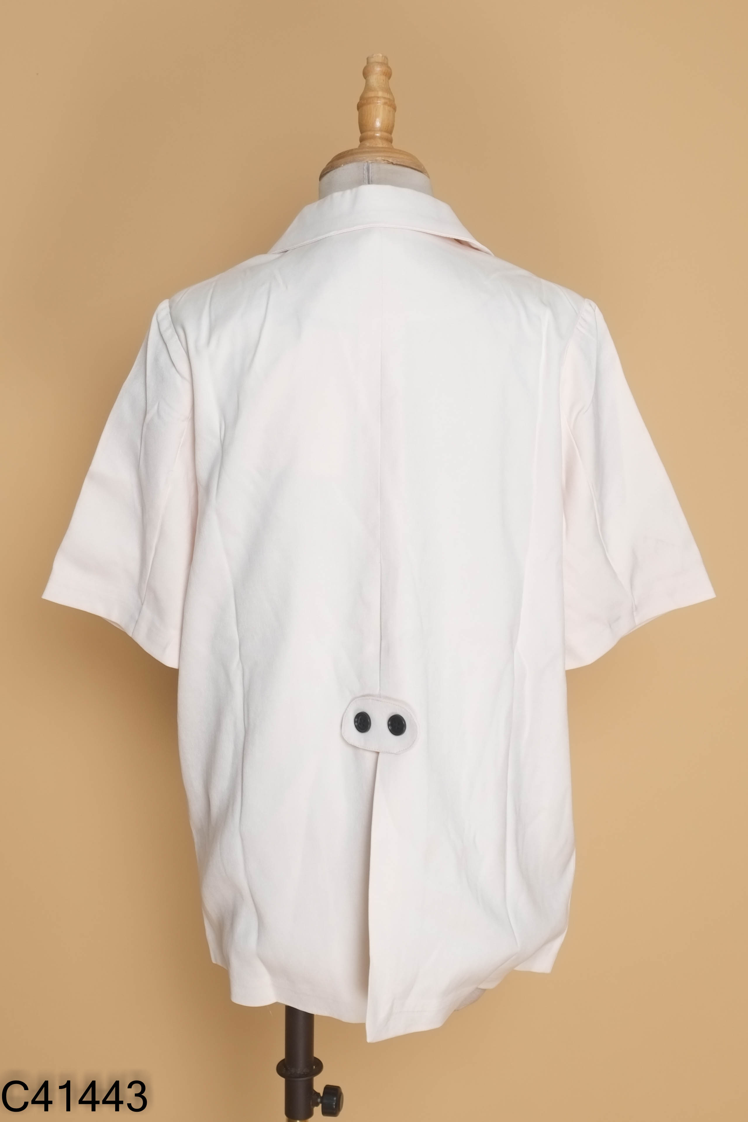 NEWTAG Blazer be khuy đen