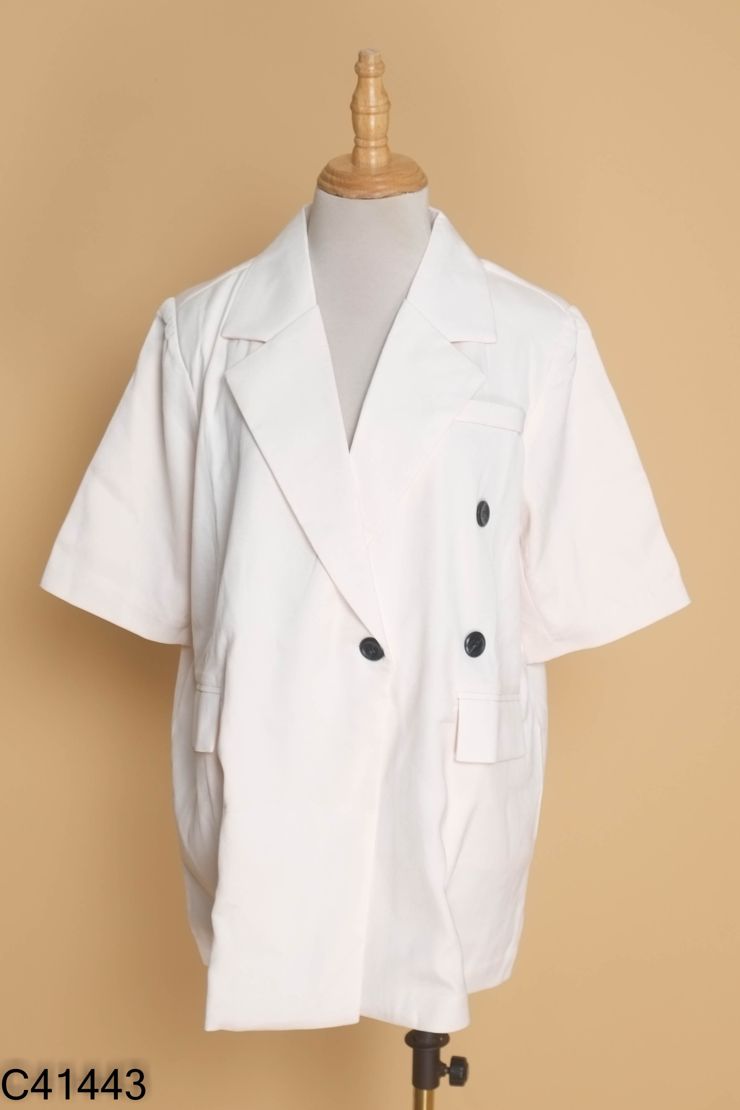 NEWTAG Blazer be khuy đen