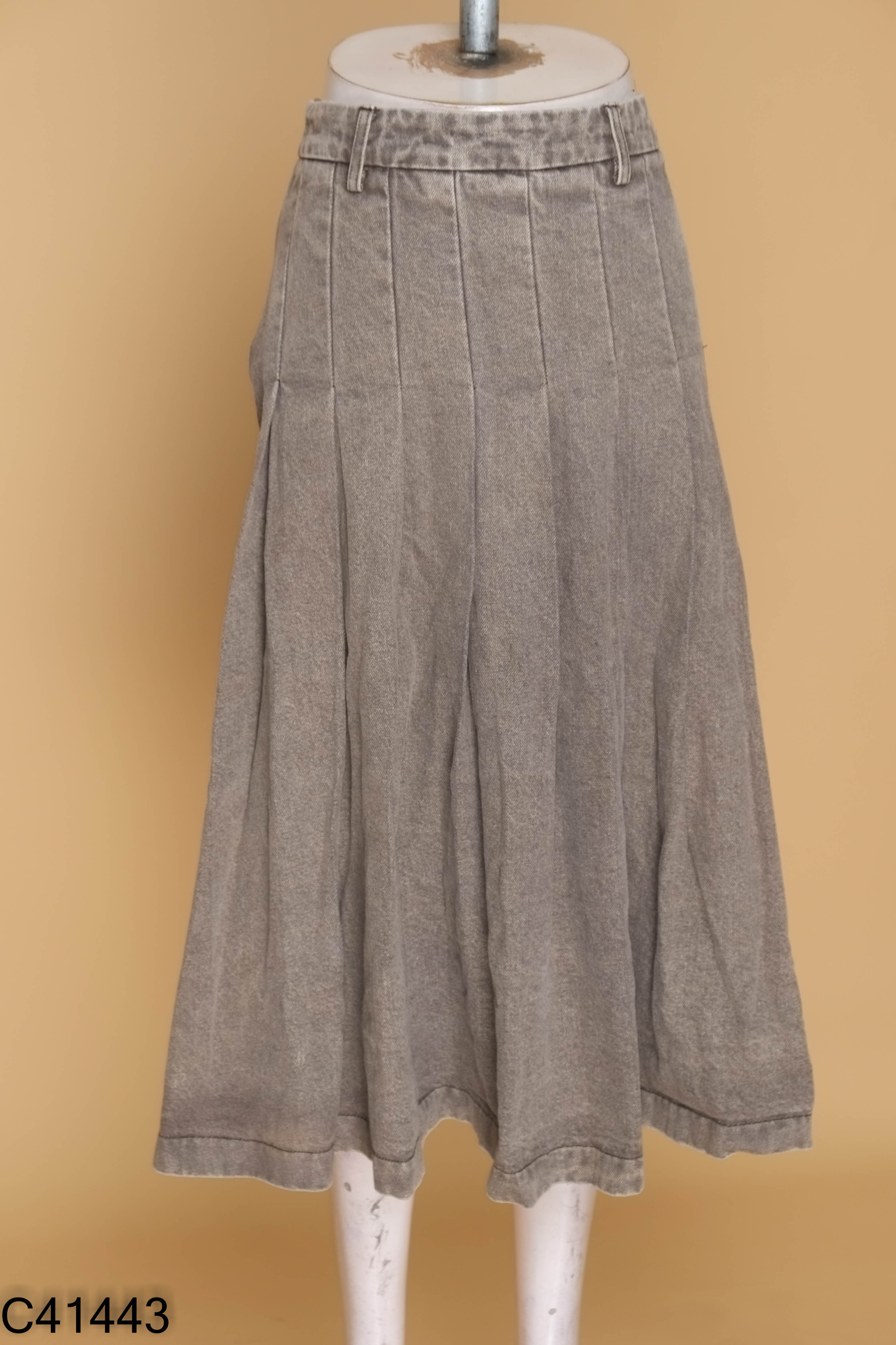Chân váy jeans nâu xếp ly