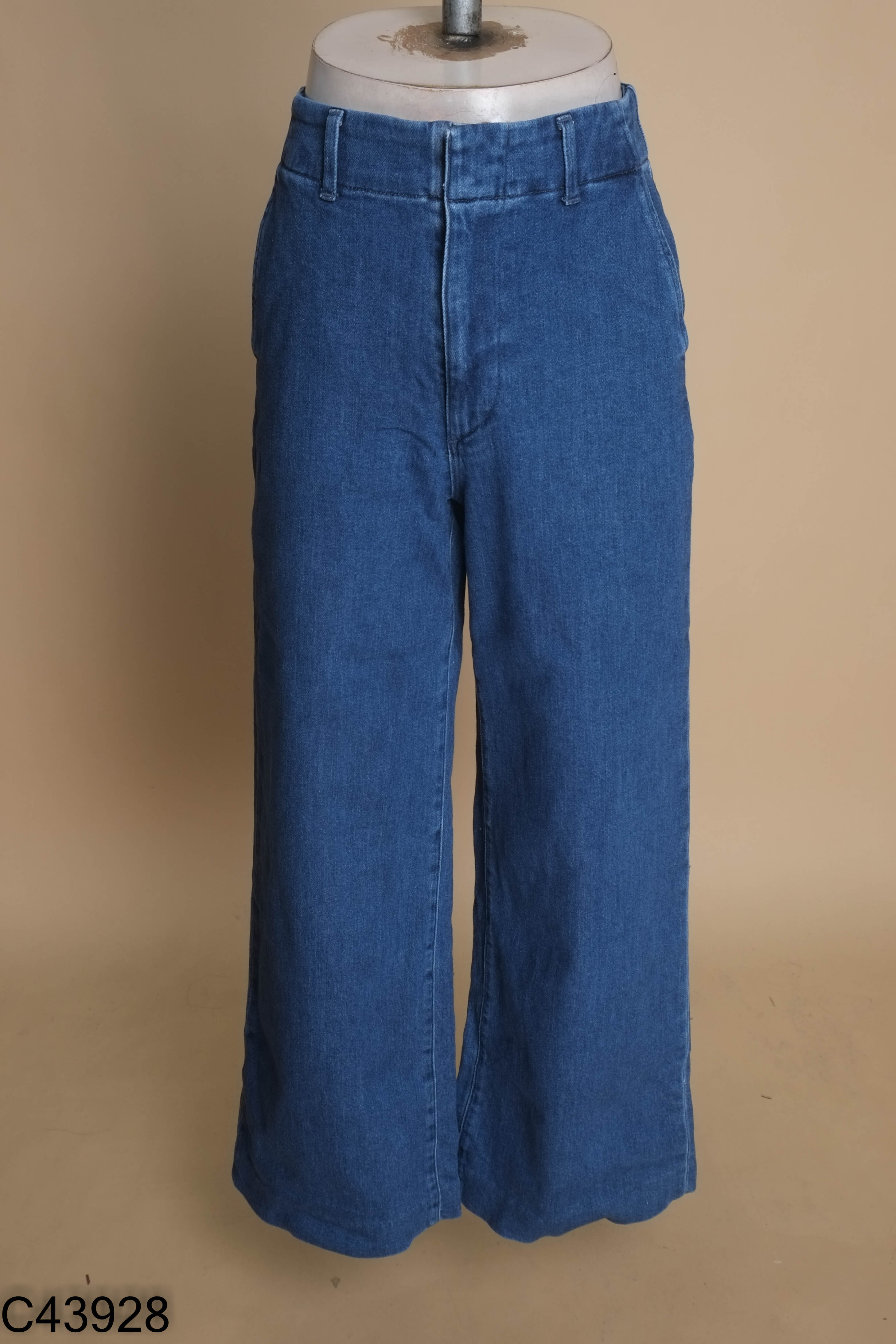 Quần jeans UNIQLO suông xanh trơn