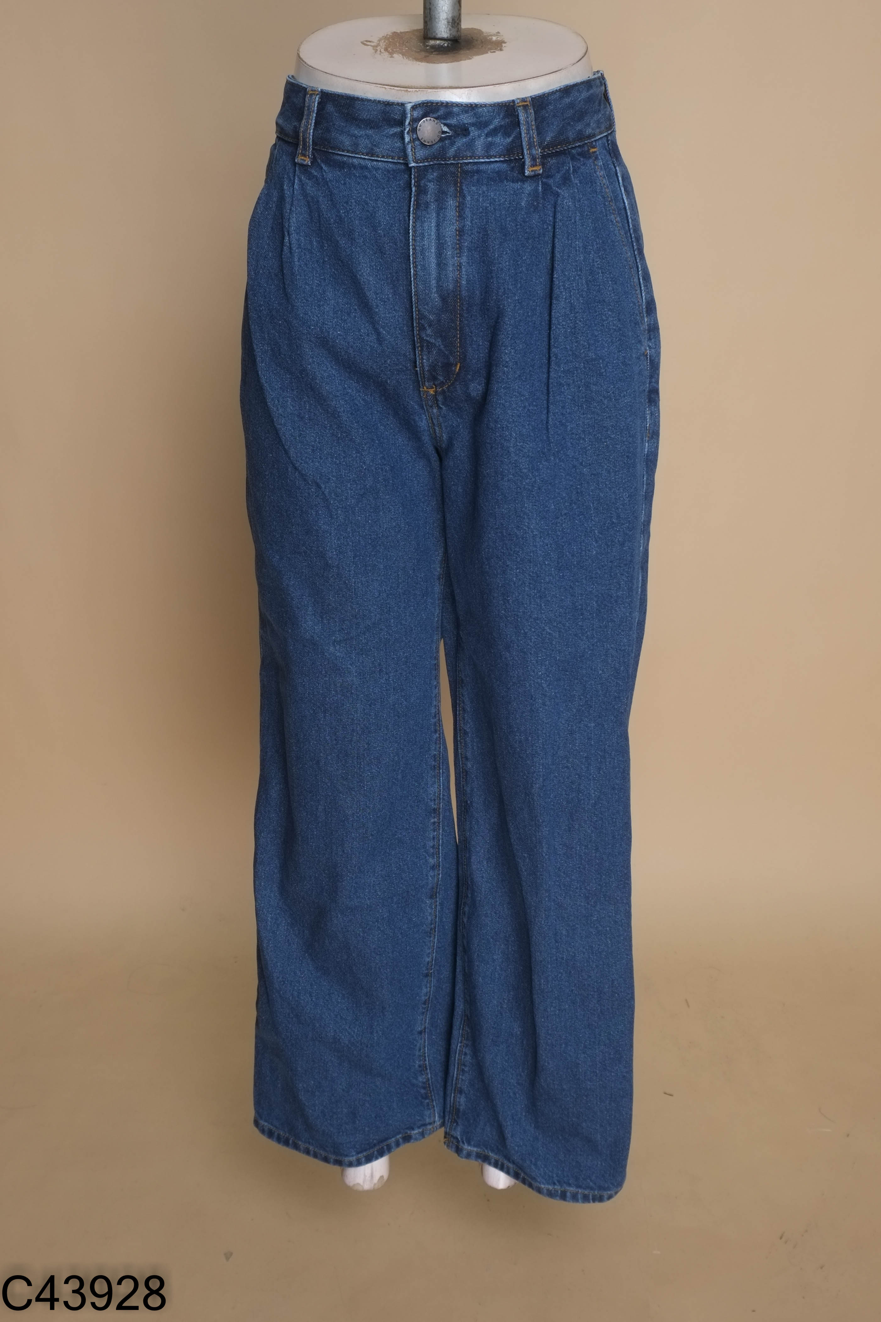 Quần jeans GU suông xanh trơn