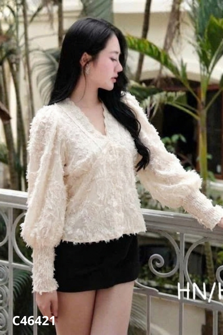 Áo be cổ tim họa tiết tua rua