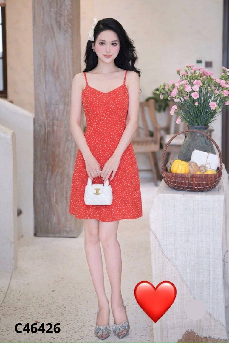 Váy hai dây đỏ hoa
