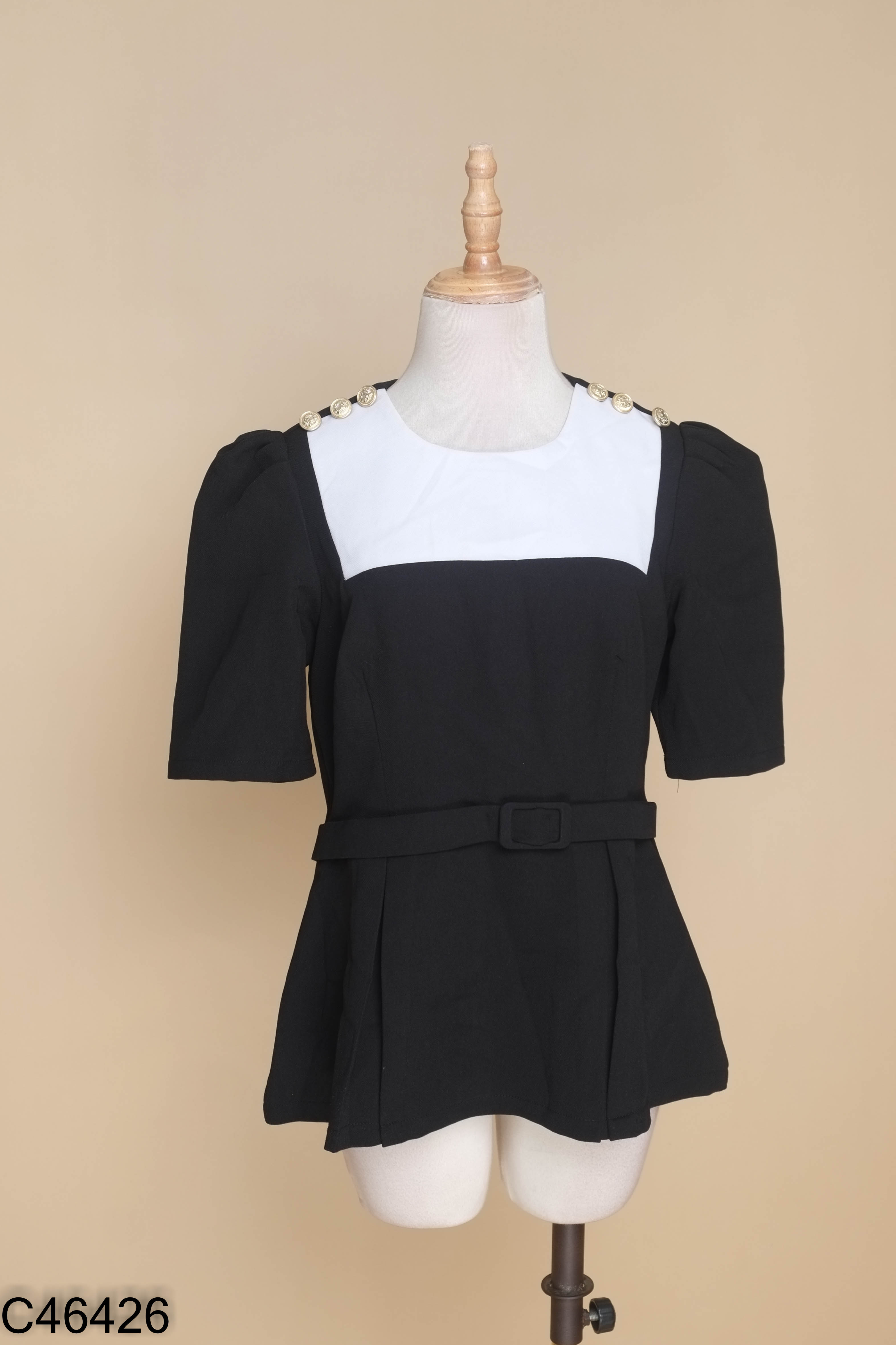 Áo đen RICCI phối trắng