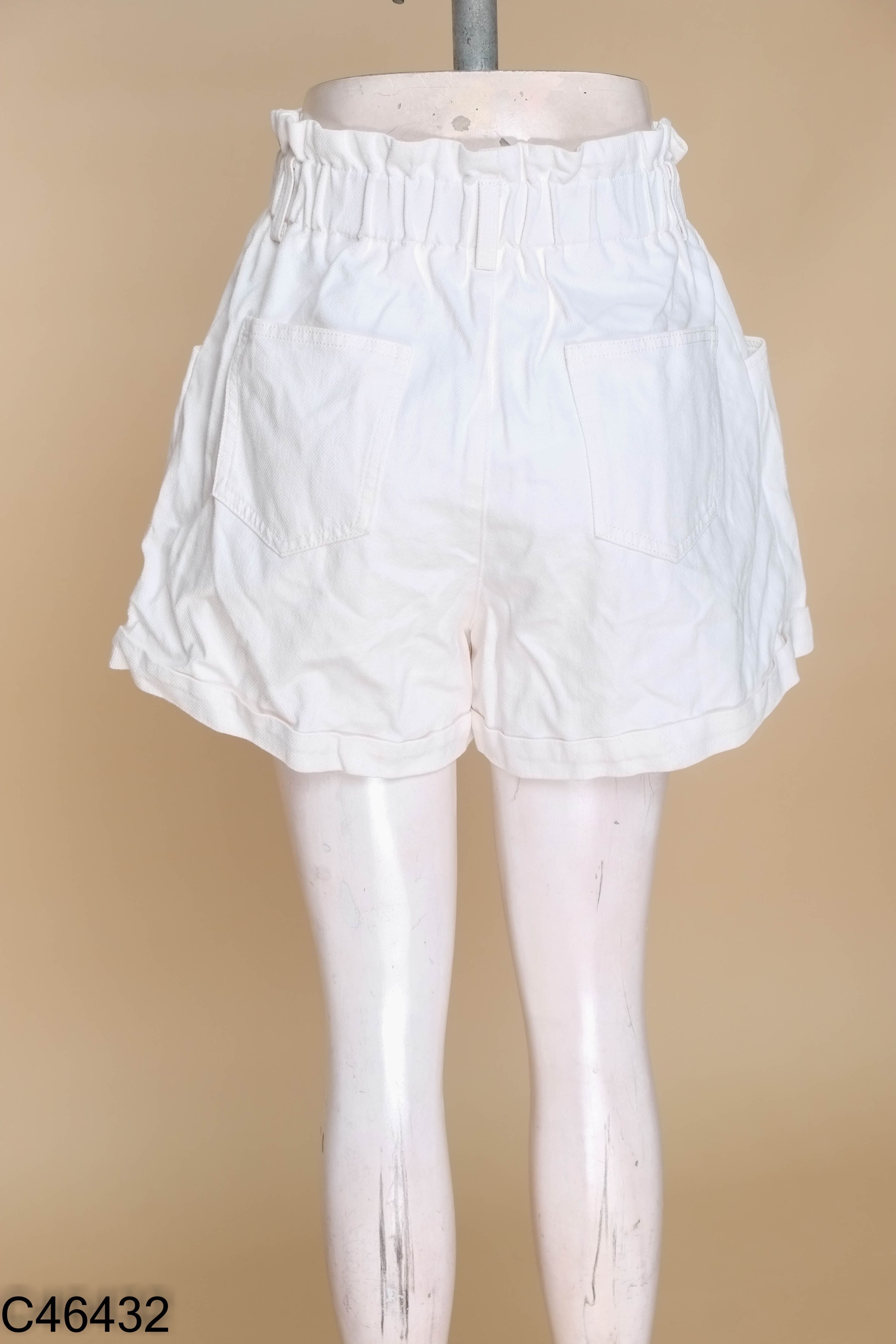 Quần short jean trắng cạp cao