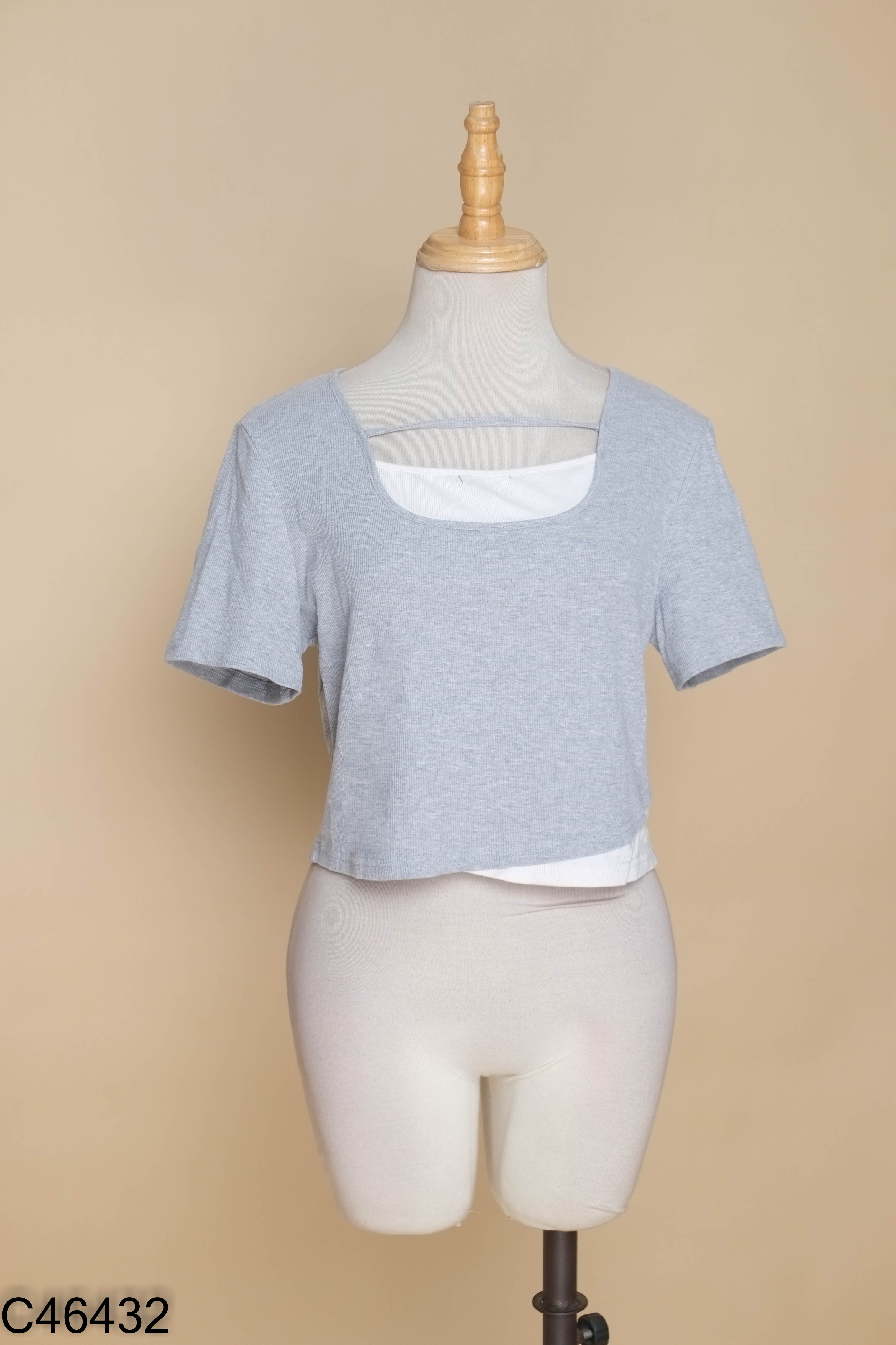 Áo croptop xám mix trắng