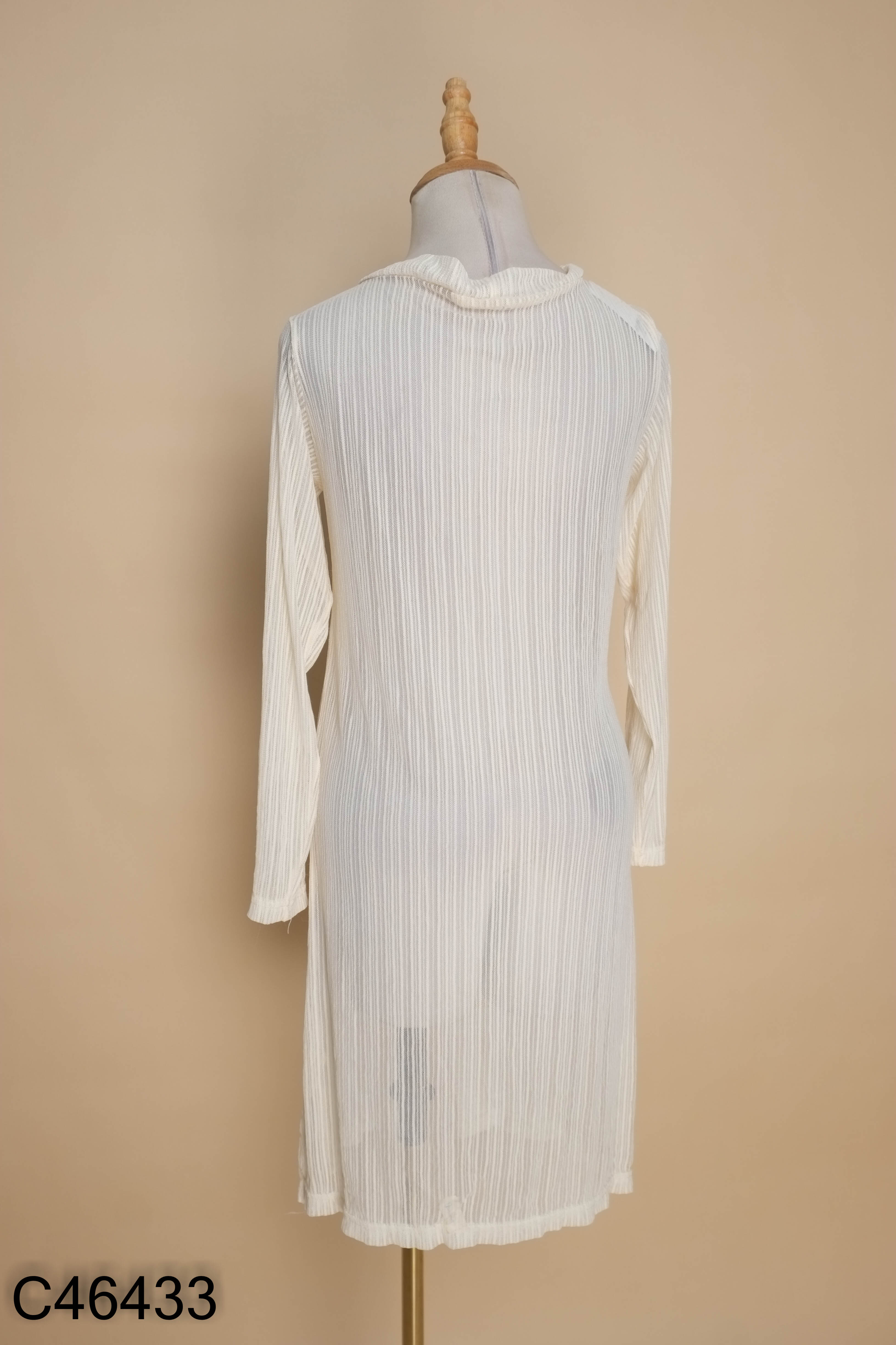 Áo cardigans ren trắng