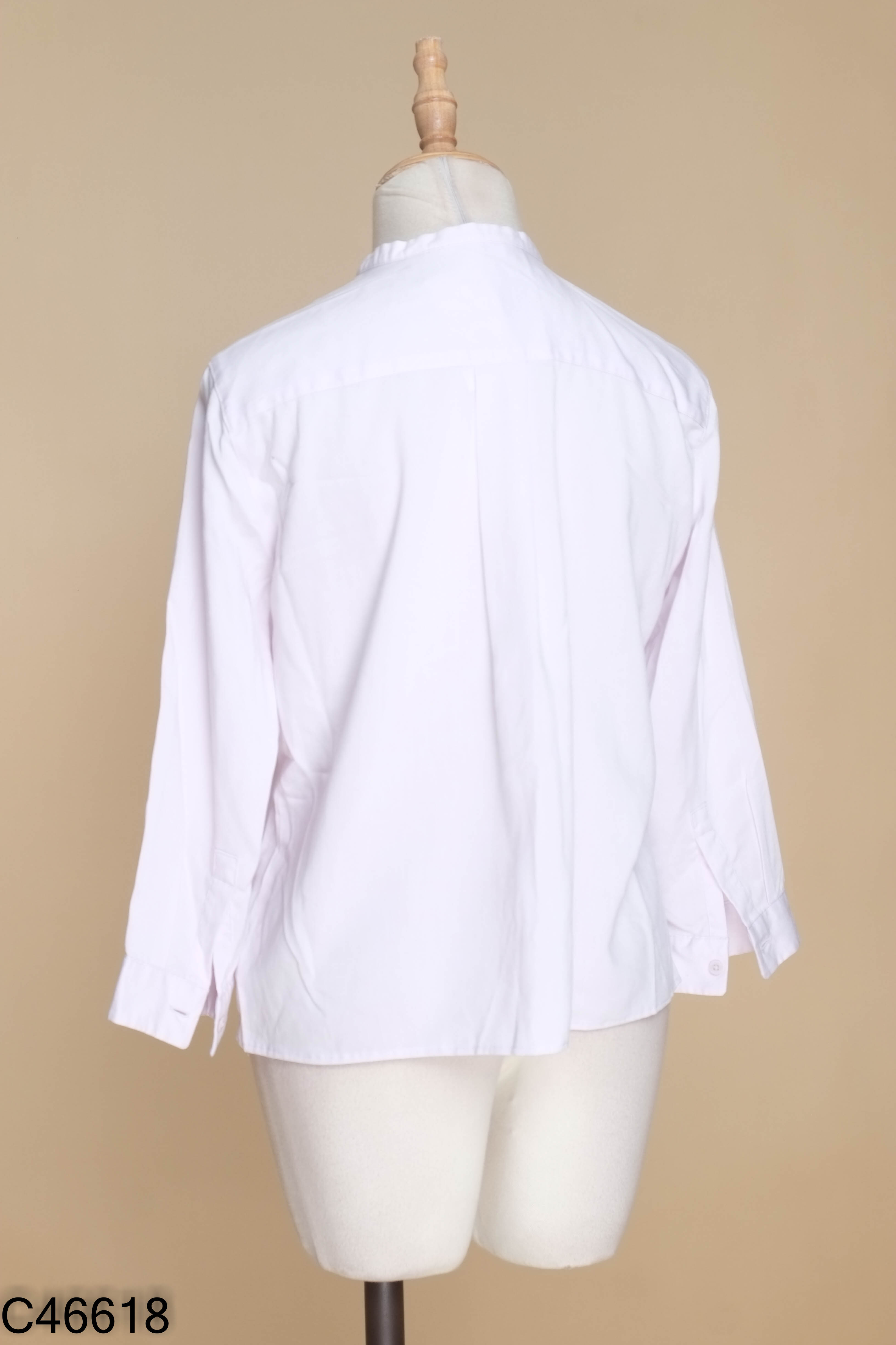 Áo tím UNIQLO trơn cổ V basic