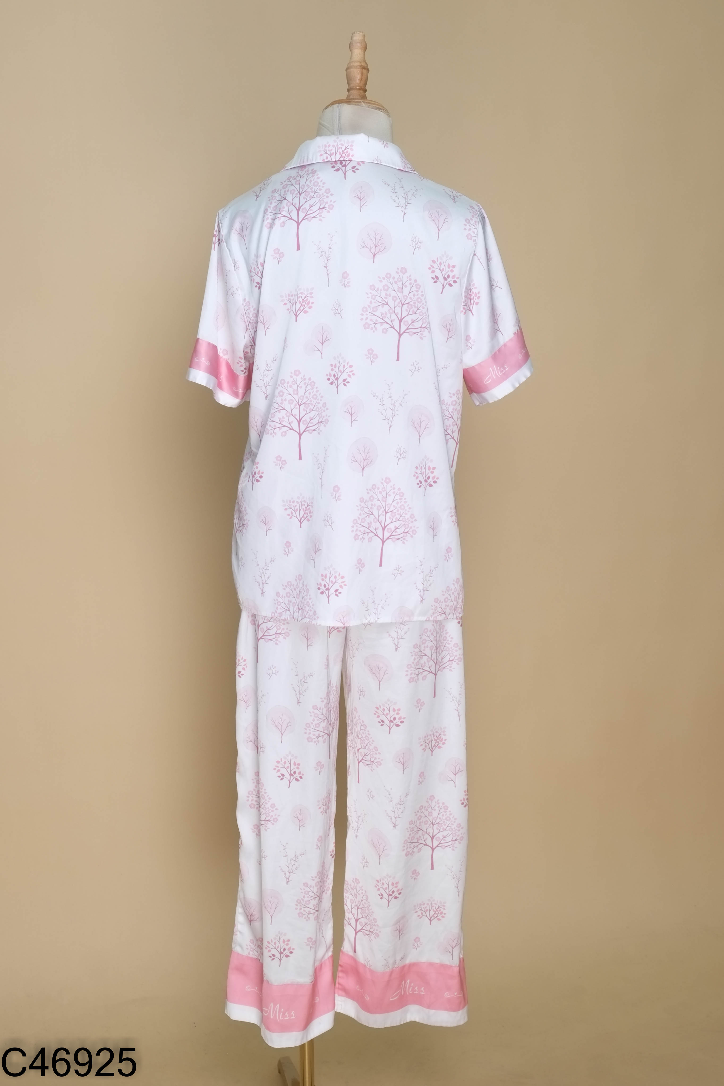Set đồ ngủ lụa trắng hoa hồng