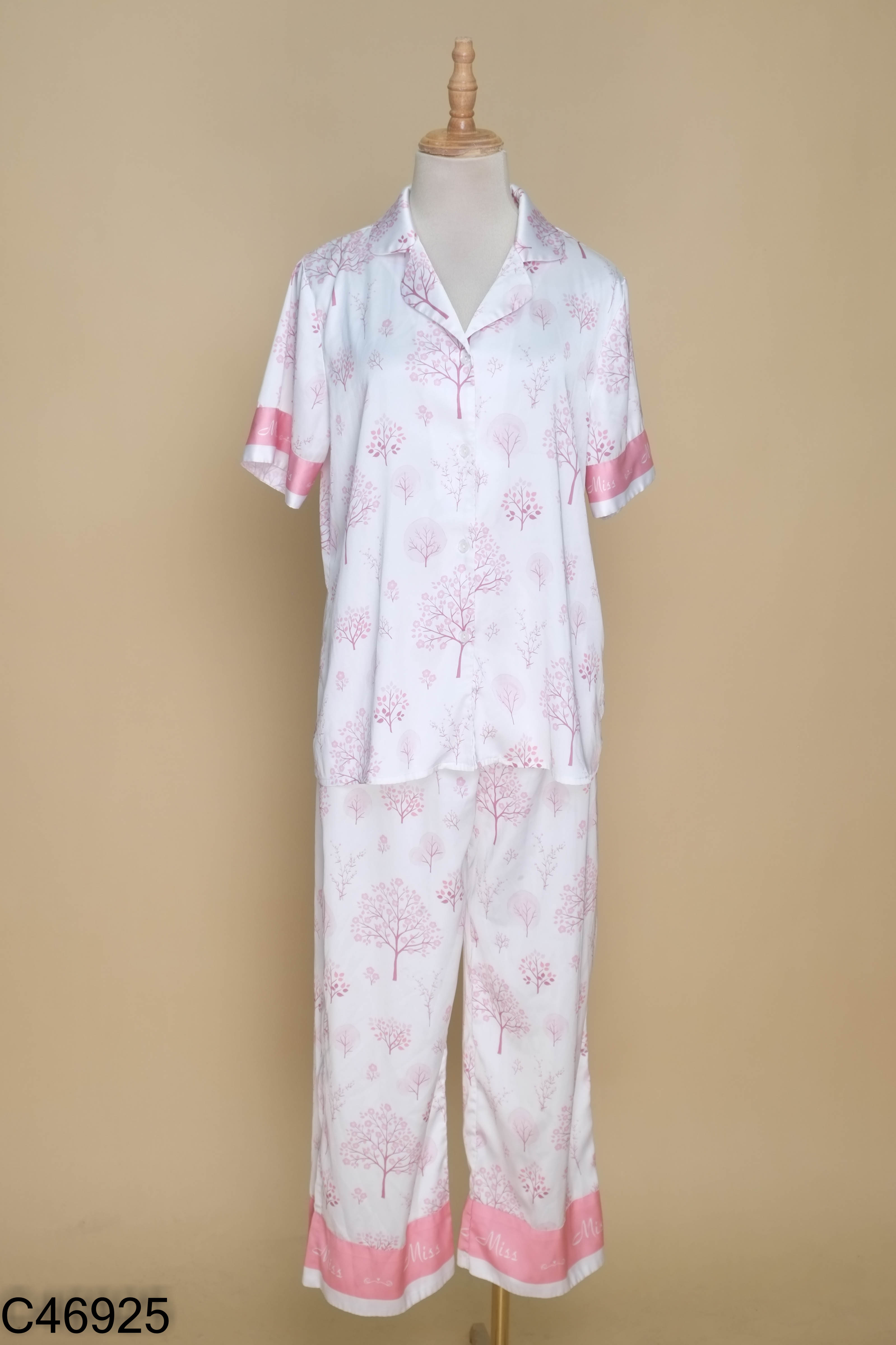 Set đồ ngủ lụa trắng hoa hồng