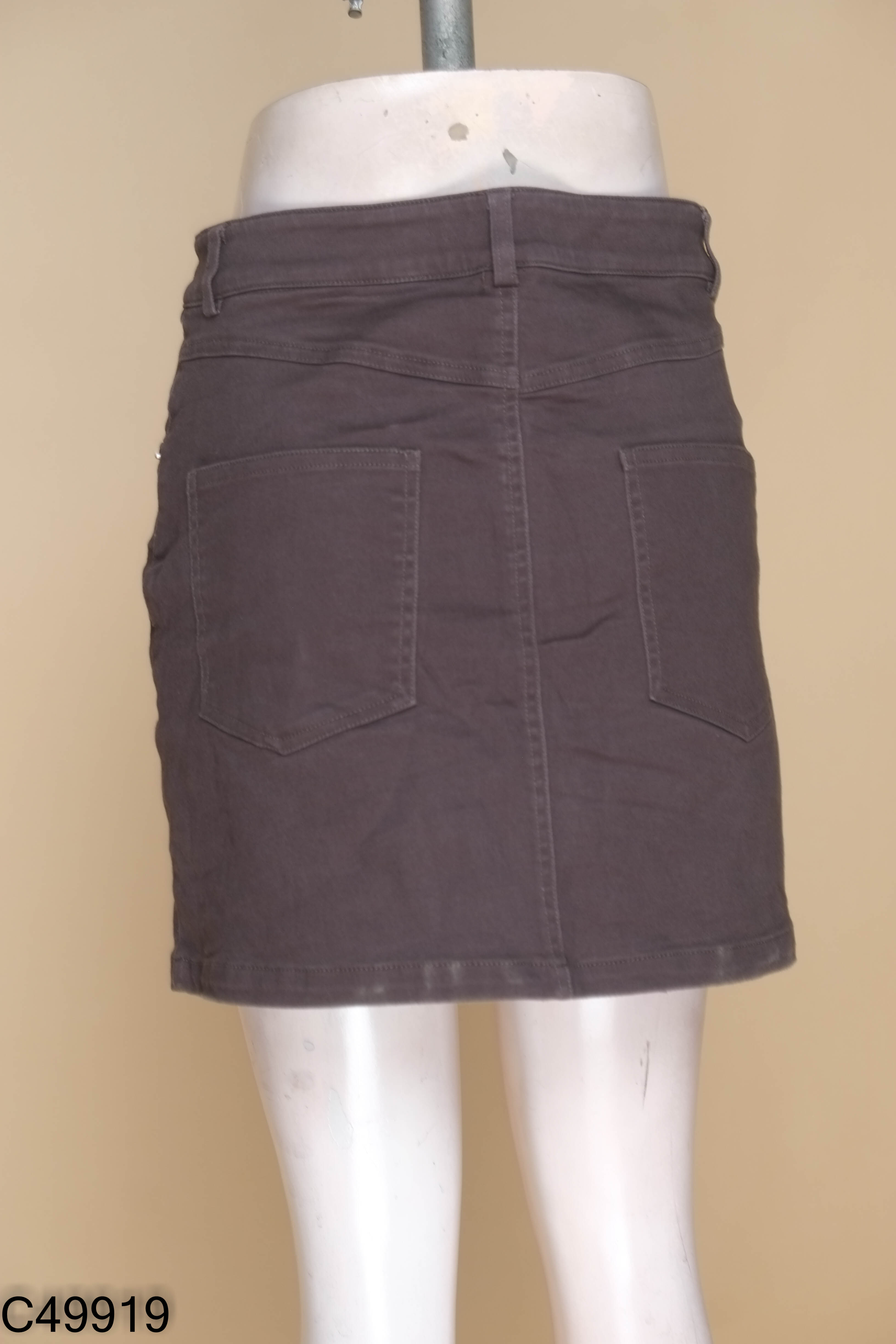 Chân váy jean SELECTED BY ETRO.GANG đen xám