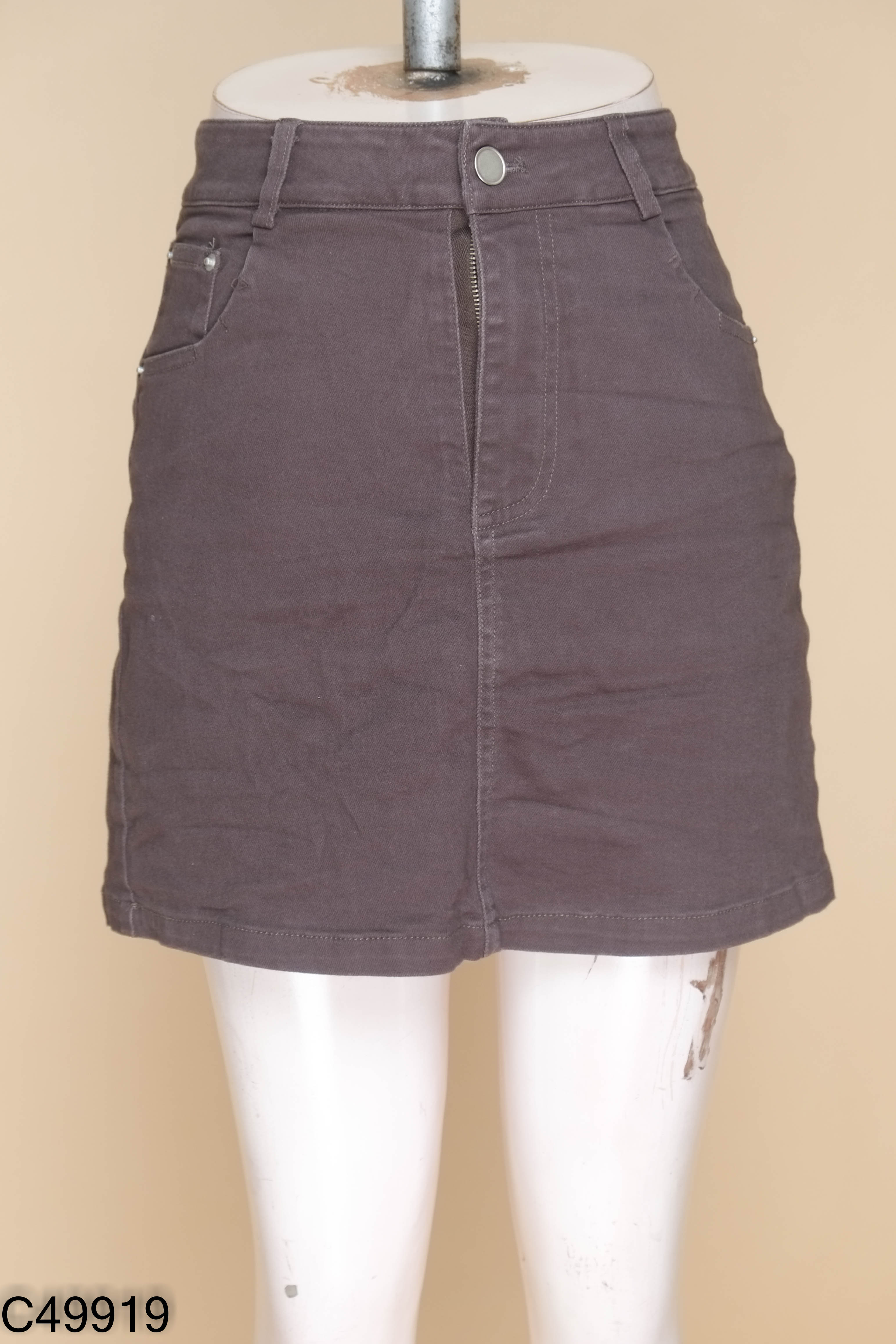 Chân váy jean SELECTED BY ETRO.GANG đen xám