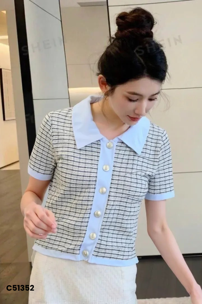 Áo kiểu kẻ xanh đen khuy ngọc