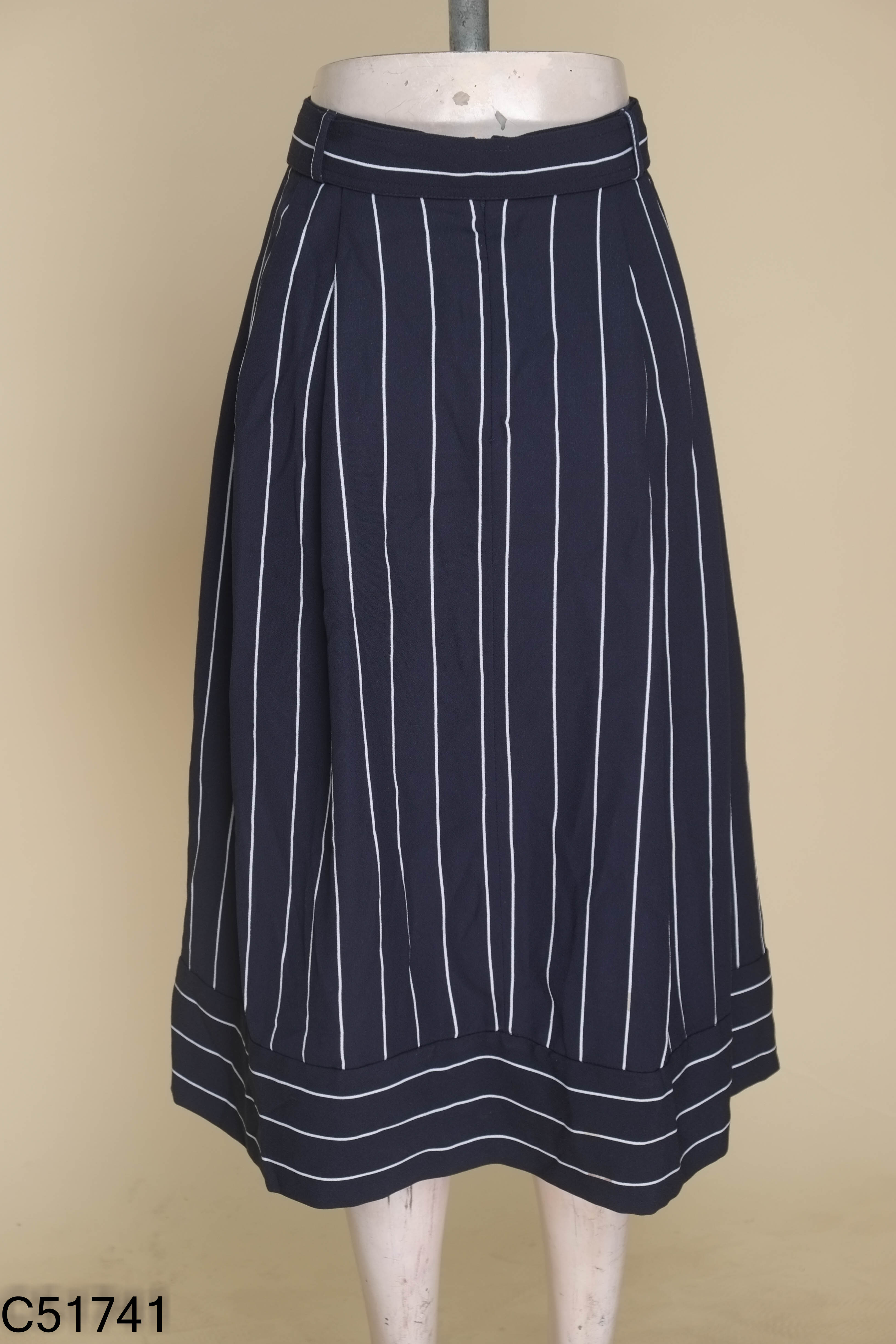 Chân váy BANANA REPUBLIC xanh kẻ trắng